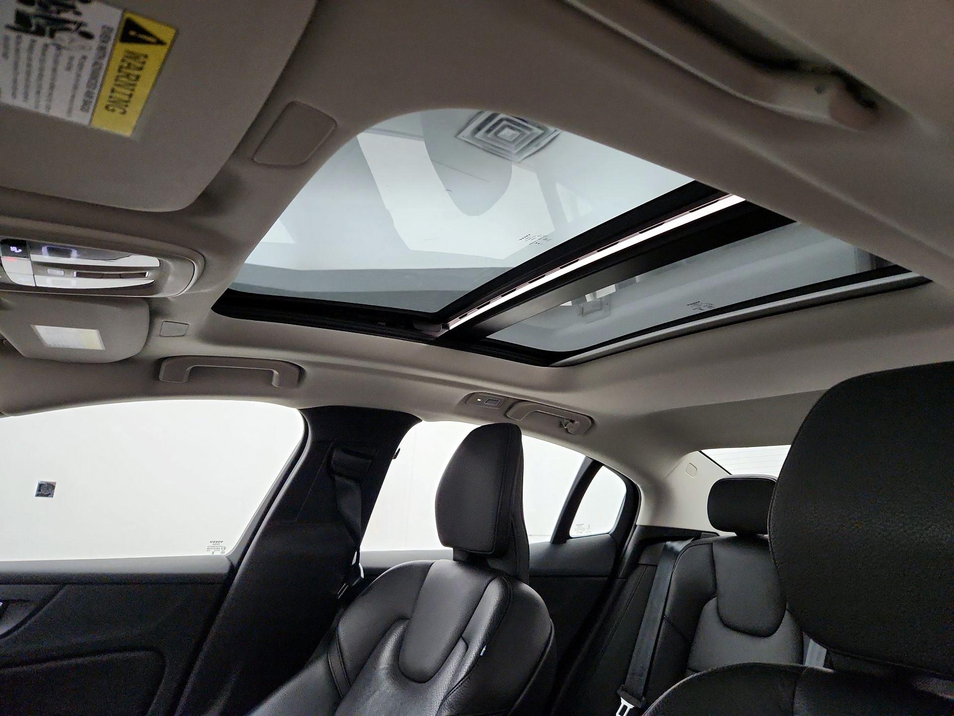 Thumbnail: 2024 Volvo S60 - 19