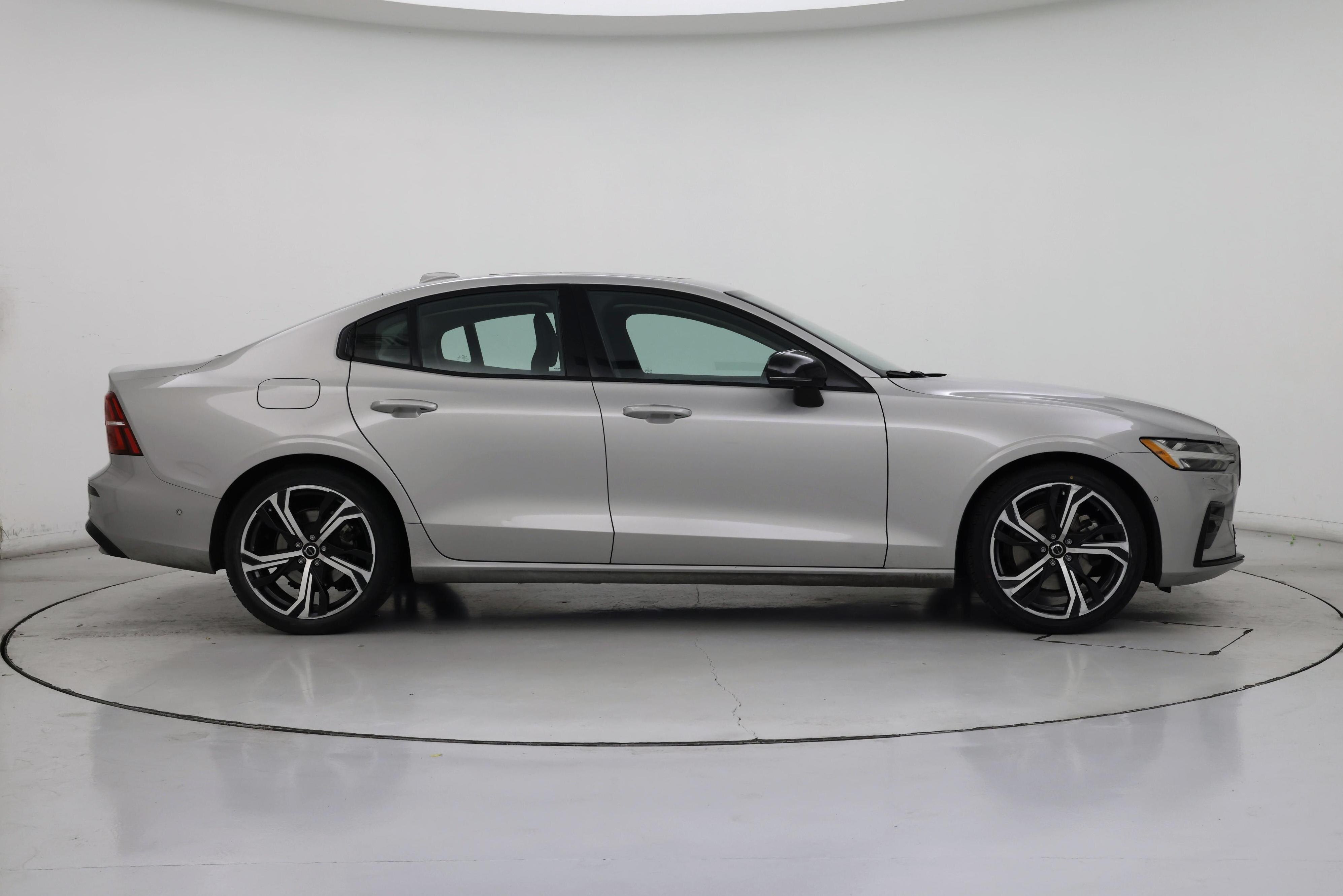 Thumbnail: 2024 Volvo S60 - 7