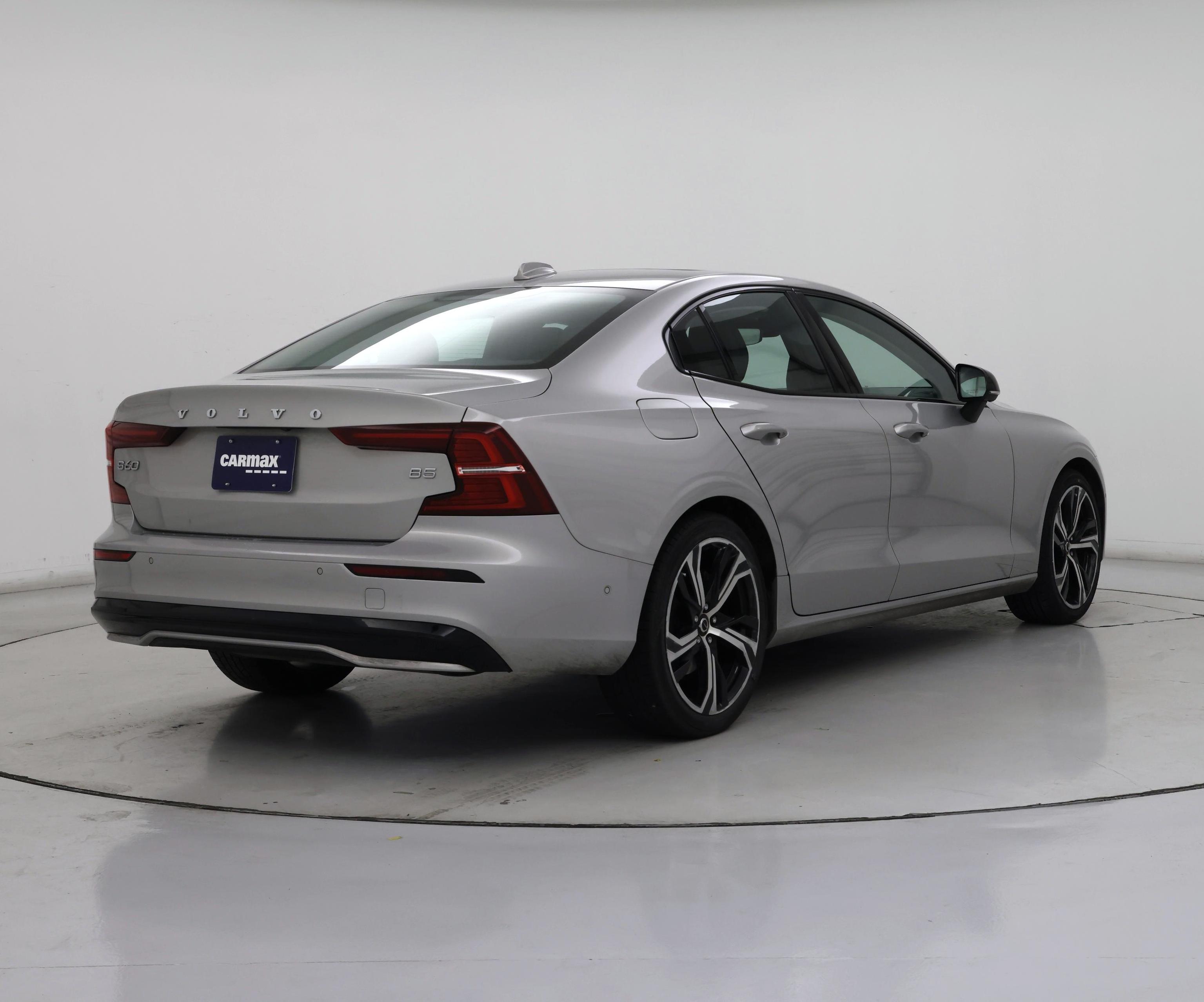 Thumbnail: 2024 Volvo S60 - 8