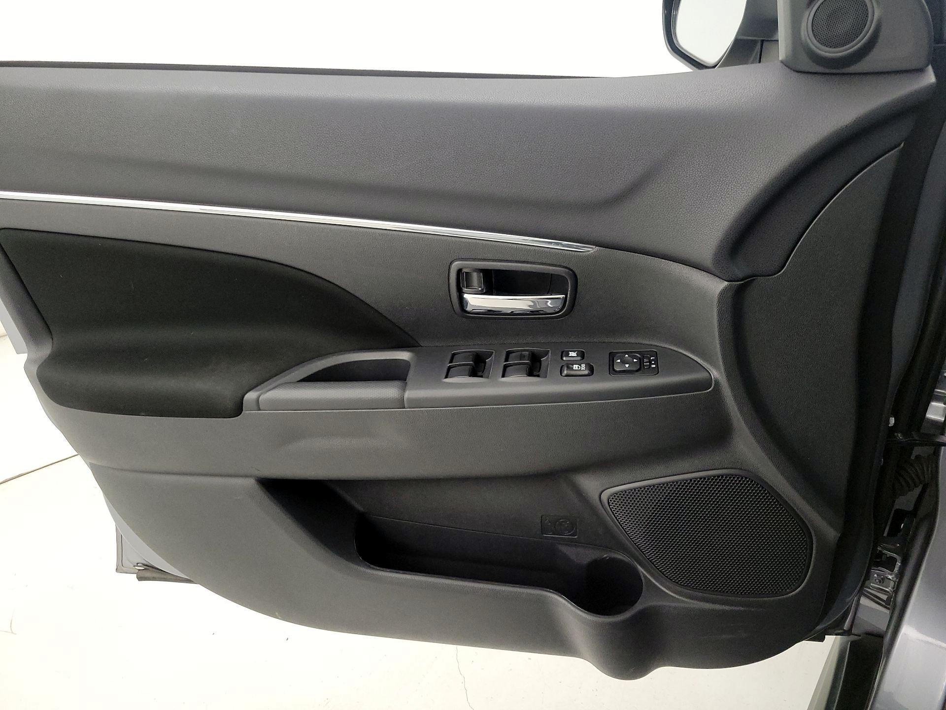 Thumbnail: 2024 Mitsubishi Outlander Sport - 12