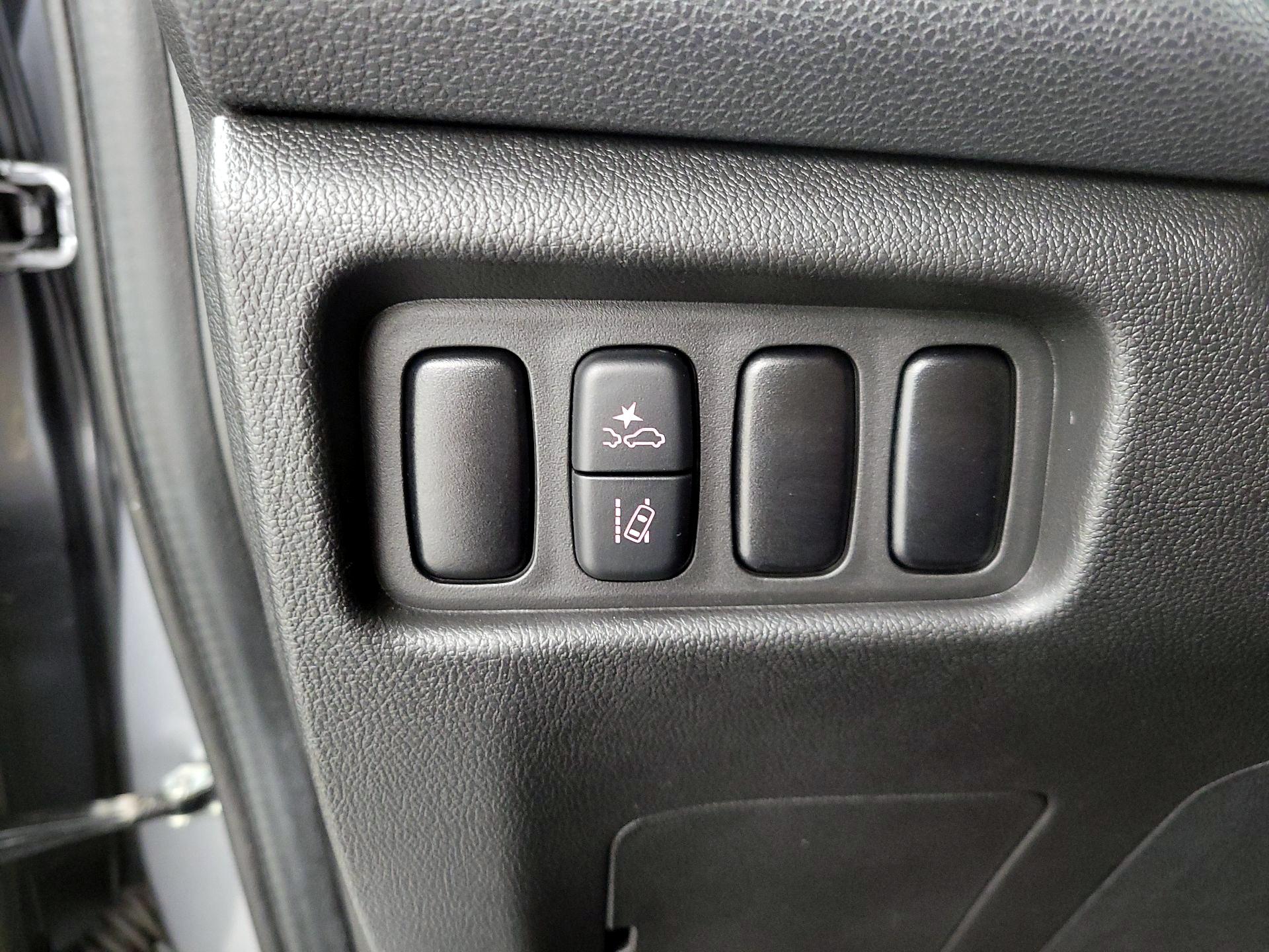 Thumbnail: 2024 Mitsubishi Outlander Sport - 13