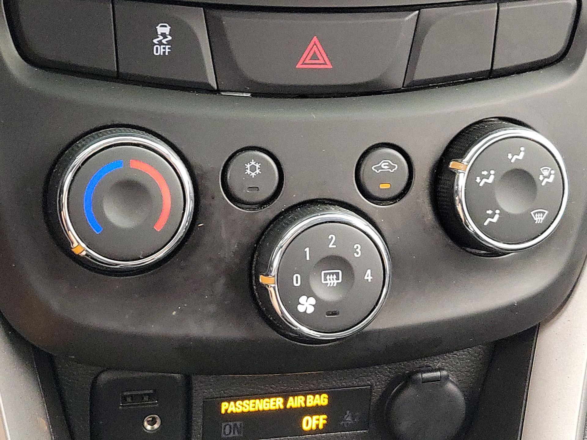 Thumbnail: 2021 Chevrolet Trax - 16