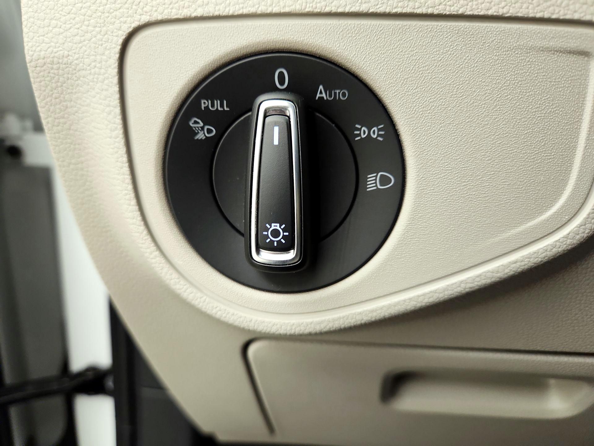 Thumbnail: 2022 Volkswagen Atlas - 13