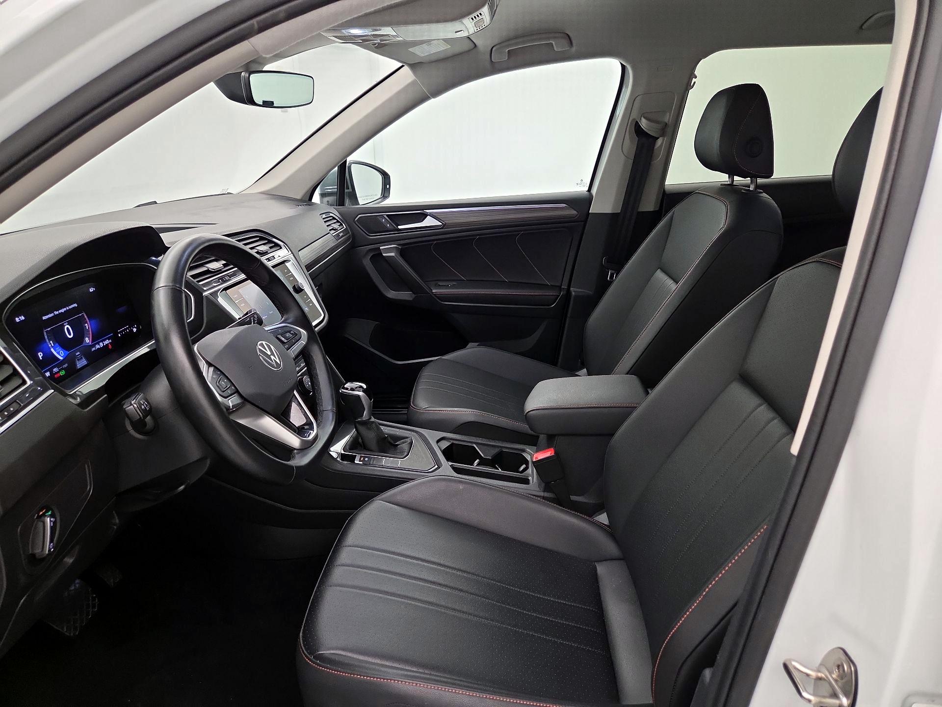 Thumbnail: 2024 Volkswagen Tiguan - 11