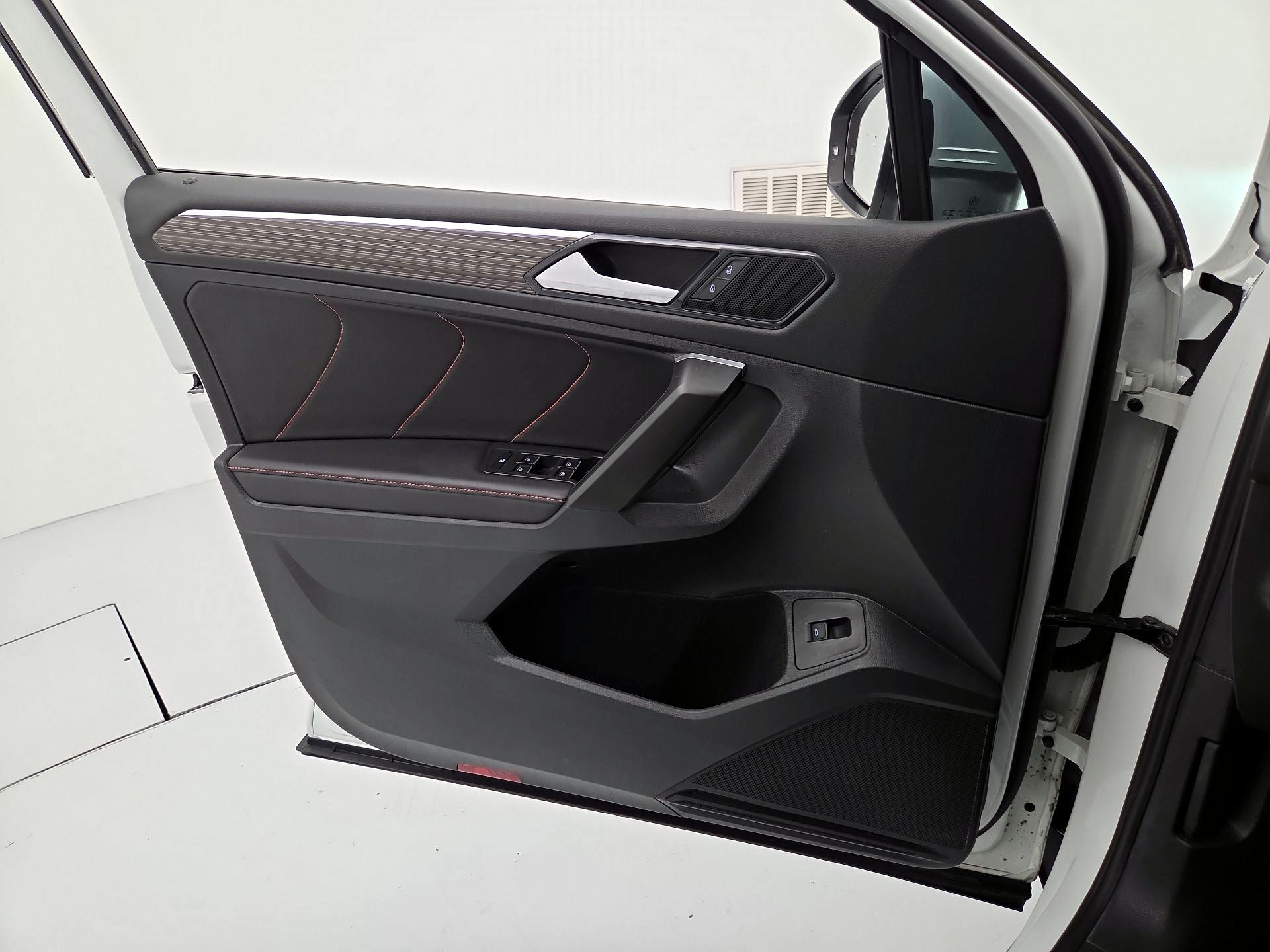 Thumbnail: 2024 Volkswagen Tiguan - 12