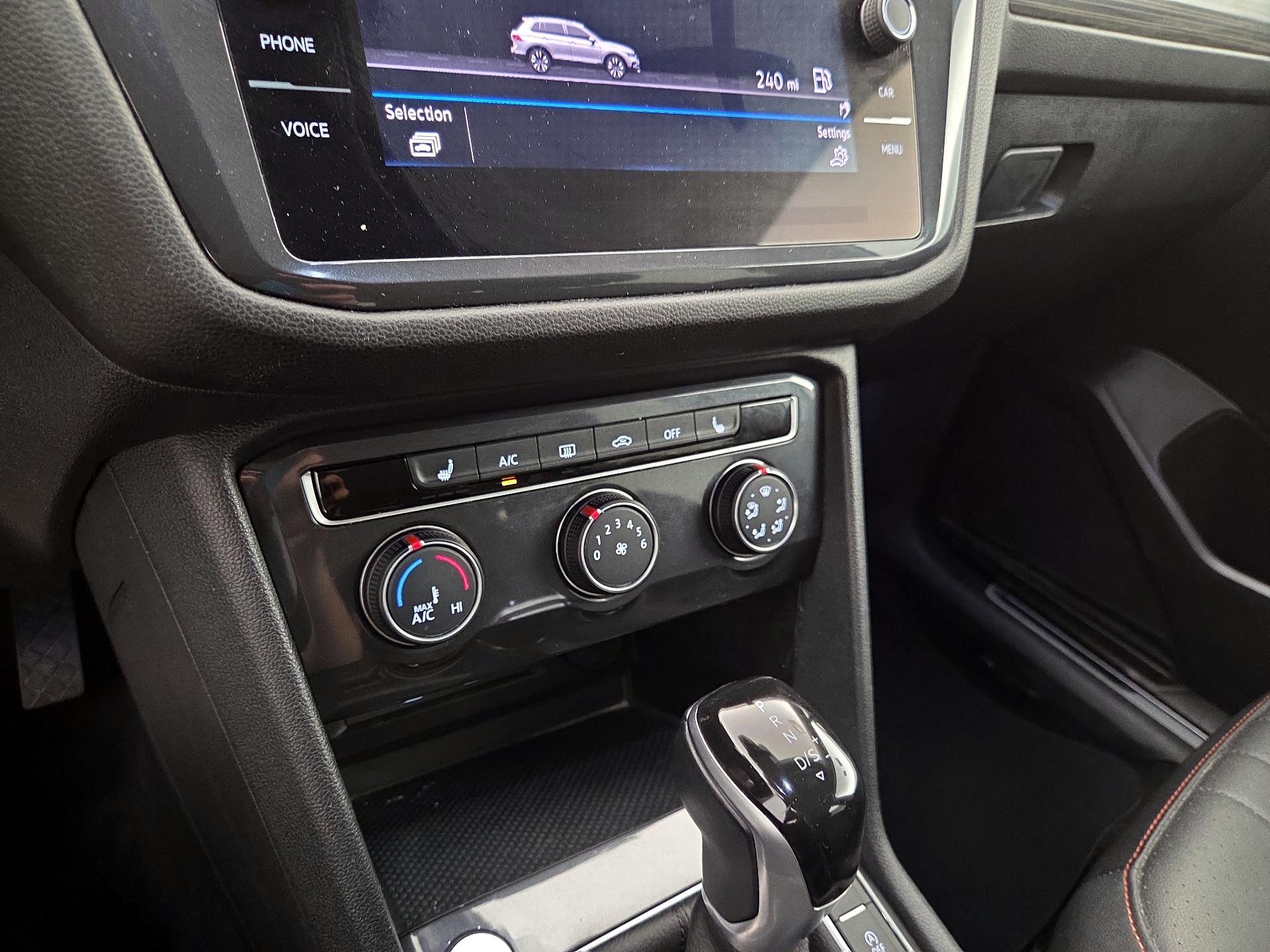 Thumbnail: 2024 Volkswagen Tiguan - 15