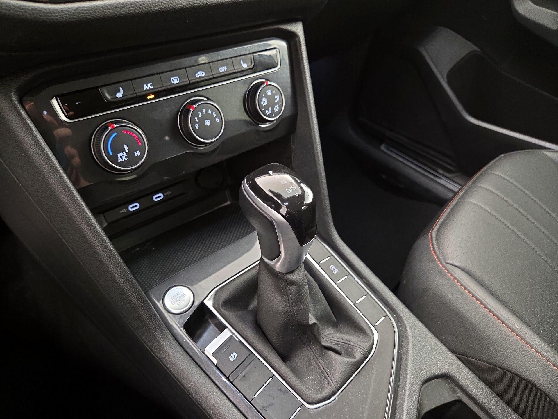 Thumbnail: 2024 Volkswagen Tiguan - 16