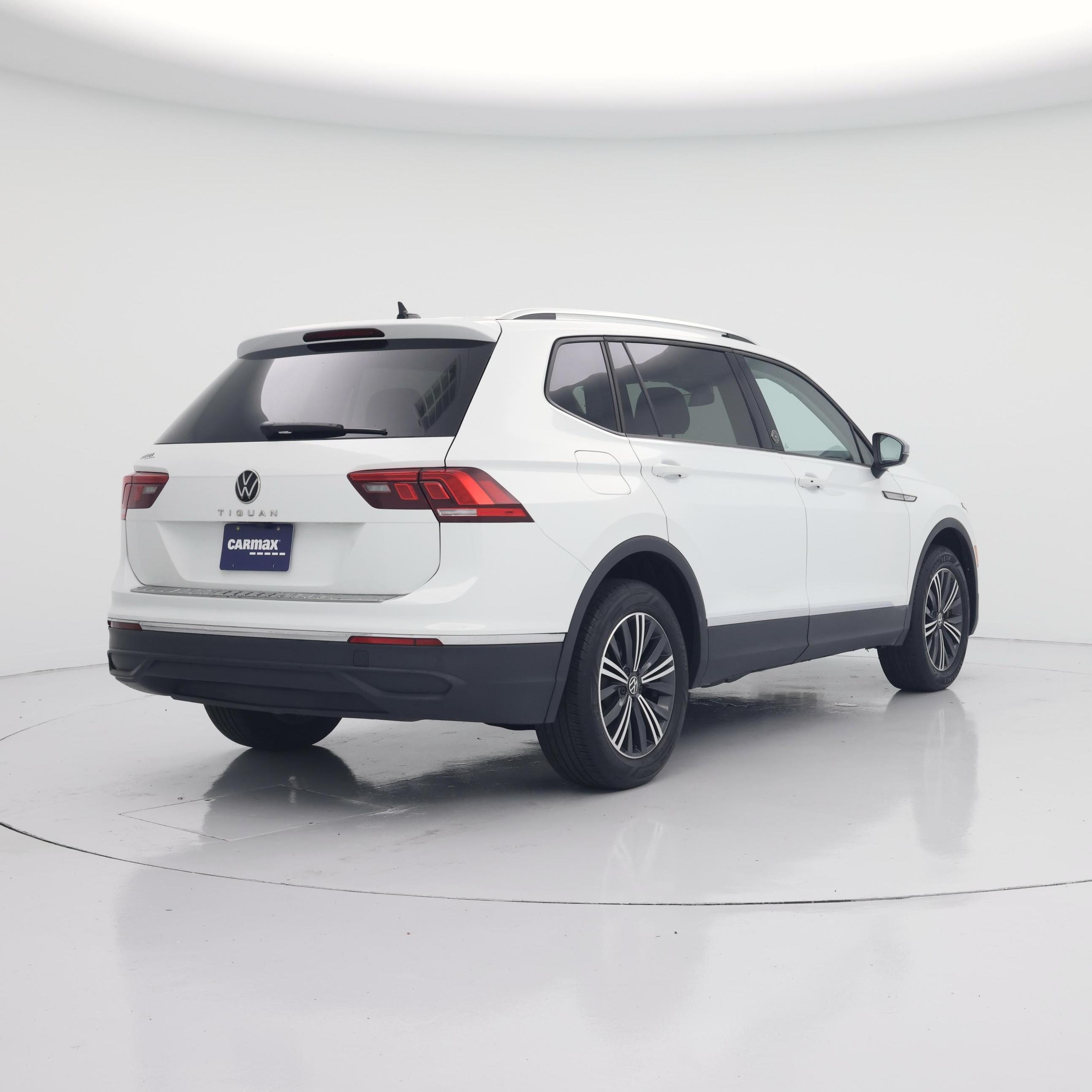 Thumbnail: 2024 Volkswagen Tiguan - 8