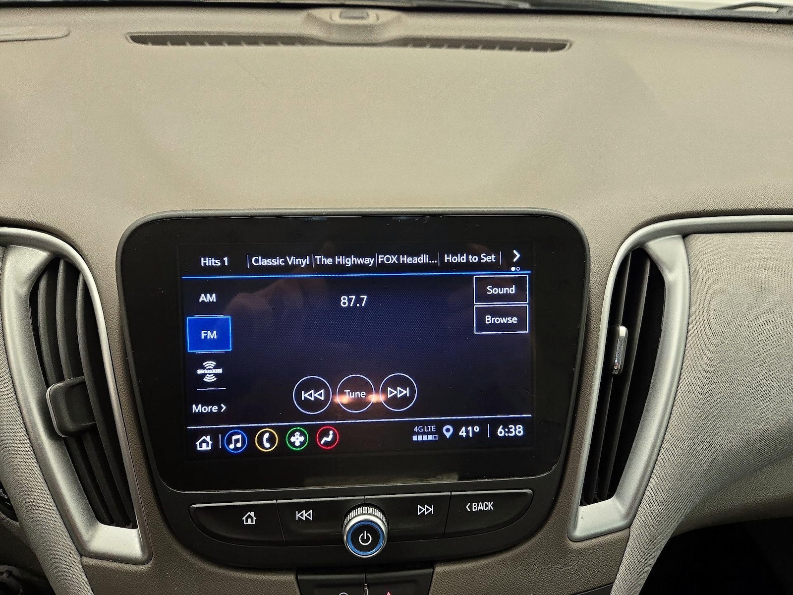 2023 Chevrolet Malibu 1LT - Photo 15