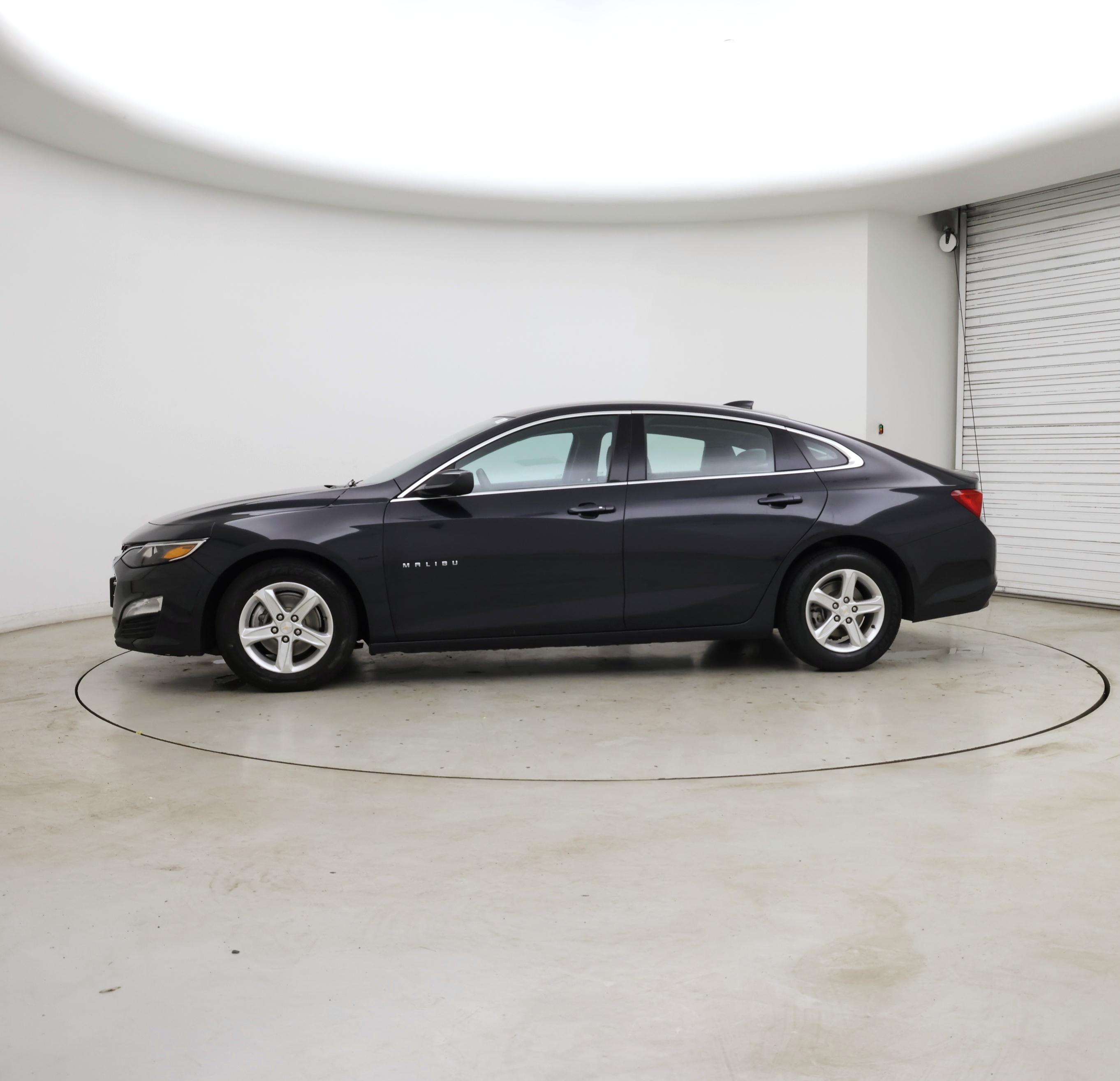 Thumbnail: 2023 Chevrolet Malibu - 3