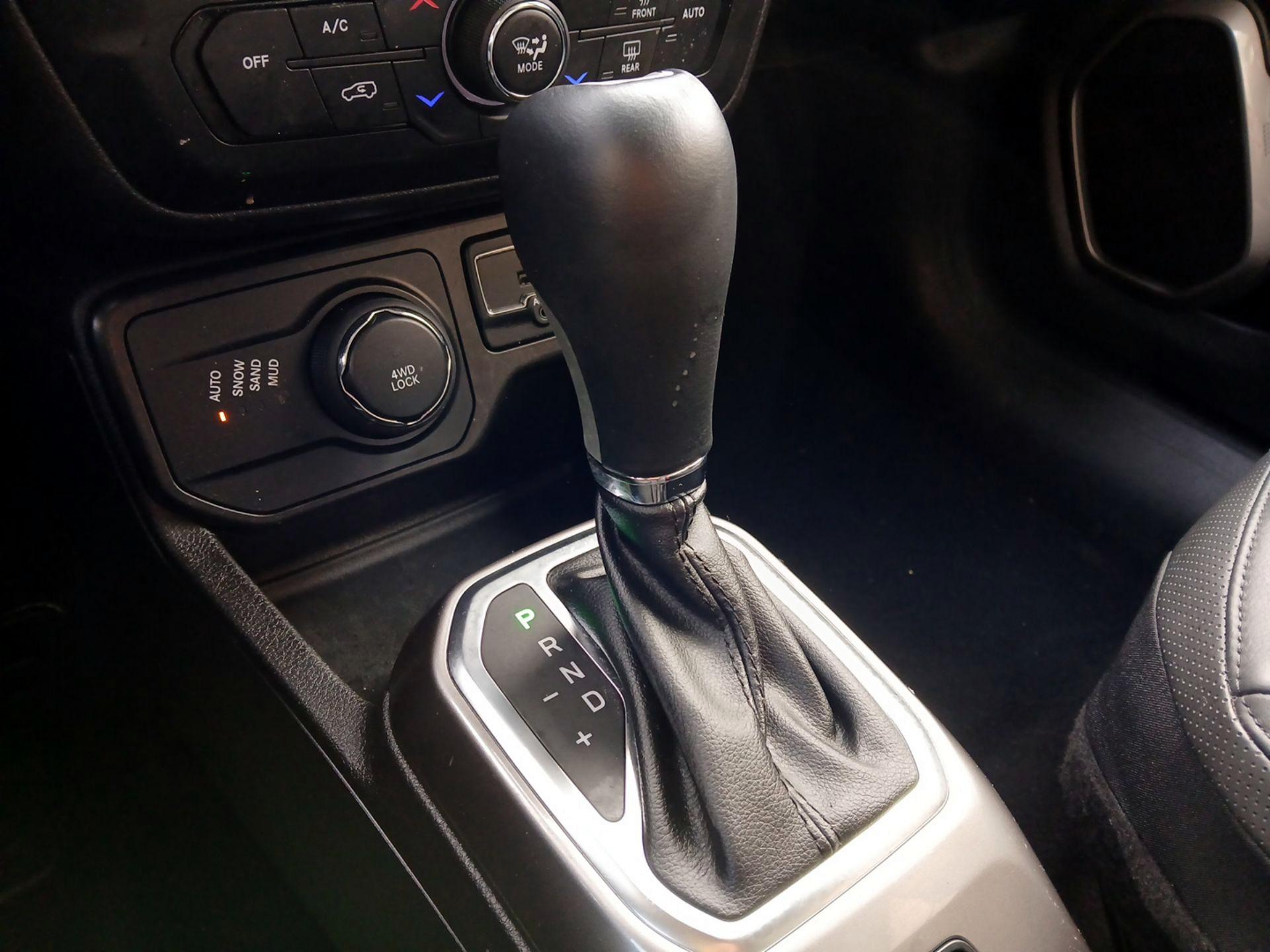 Thumbnail: 2021 Jeep Renegade - 18