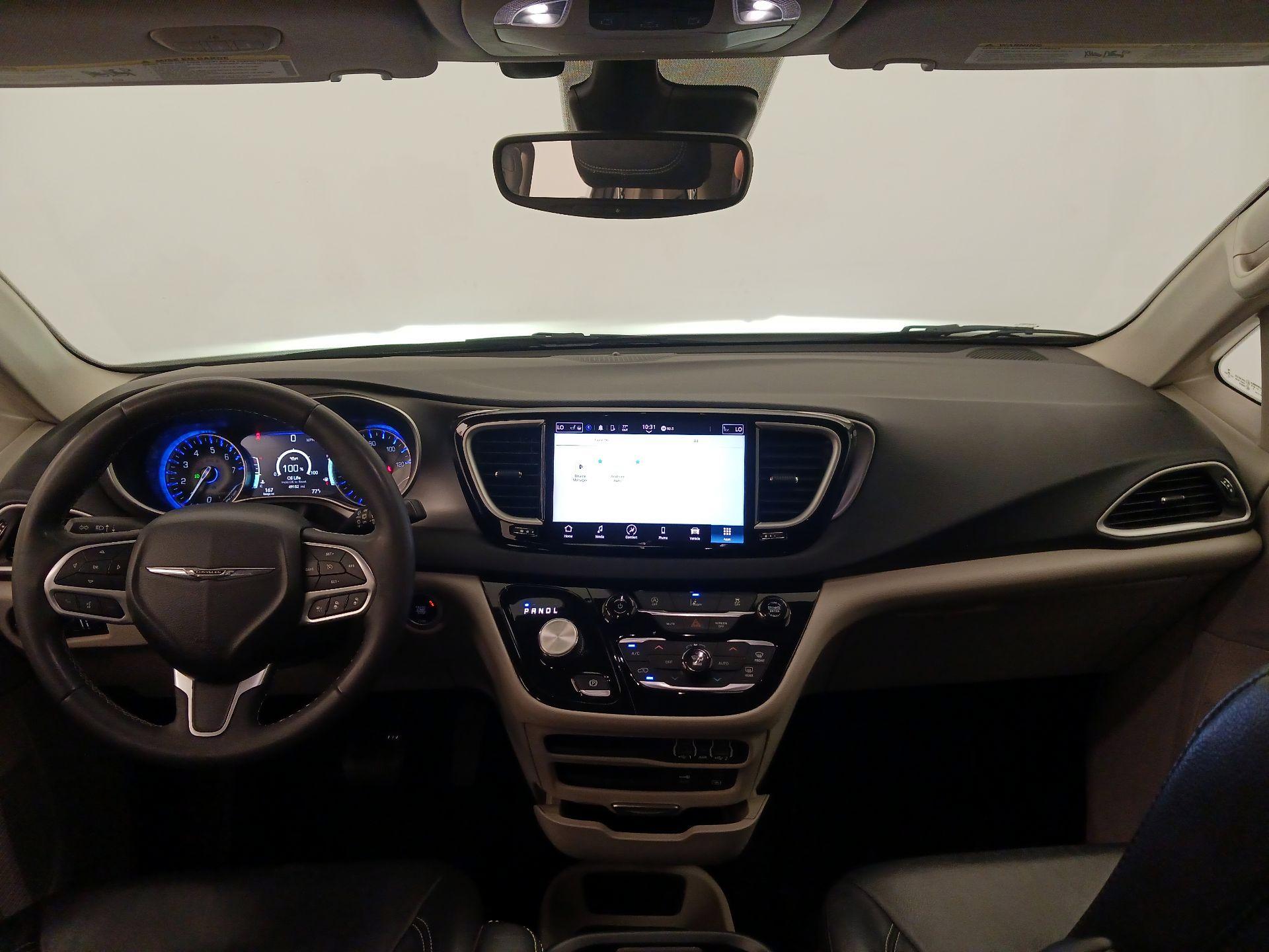 Thumbnail: 2022 Chrysler Pacifica - 9