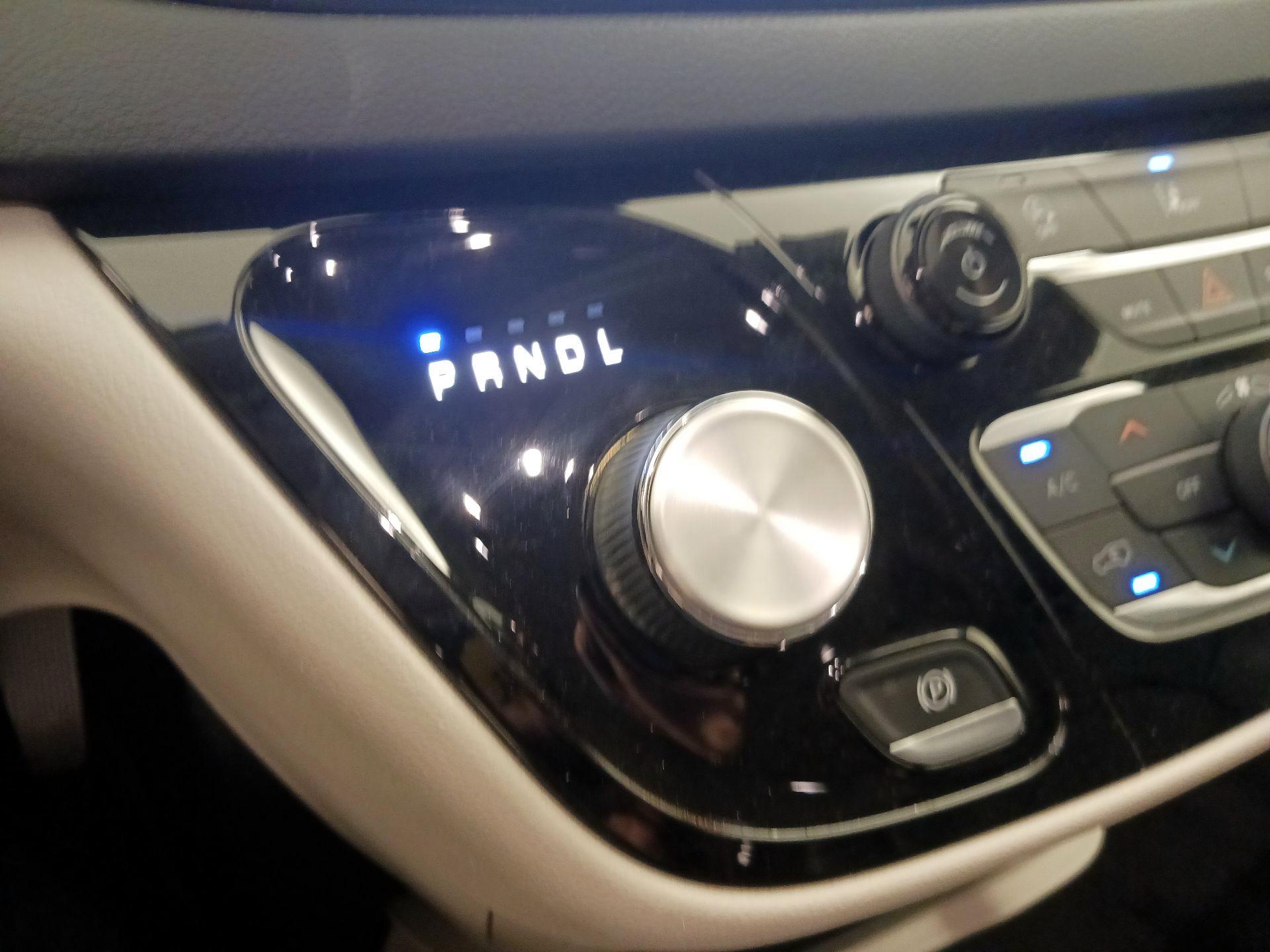 Thumbnail: 2022 Chrysler Pacifica - 17