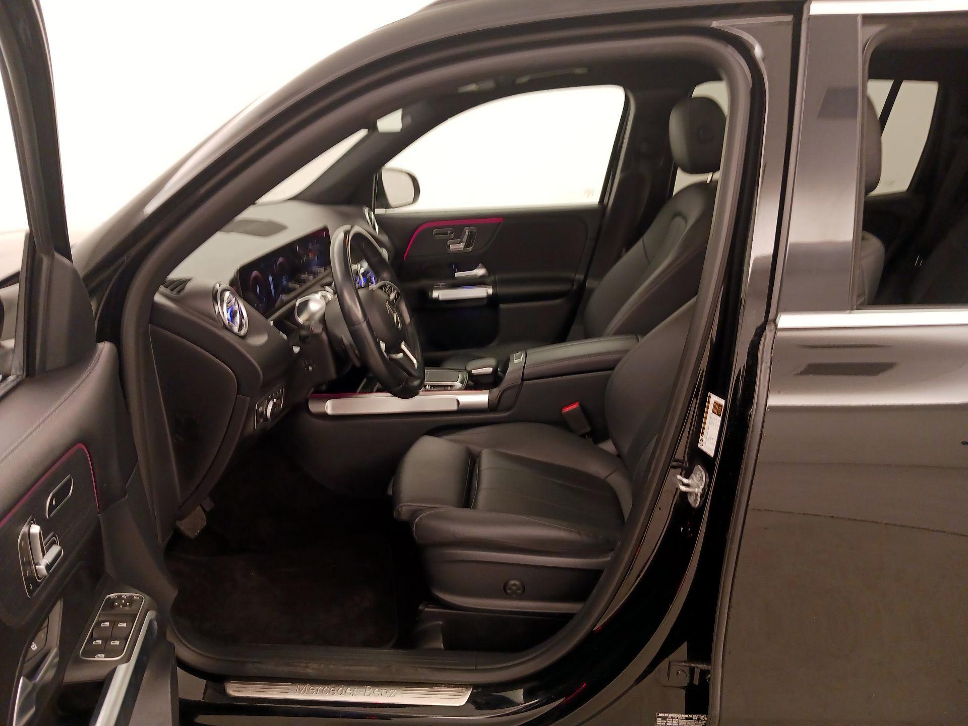 Thumbnail: 2023 Mercedes-Benz GLB - 11