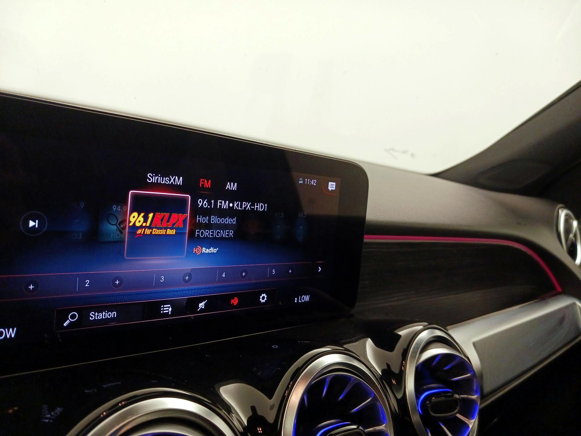 Thumbnail: 2023 Mercedes-Benz GLB - 15