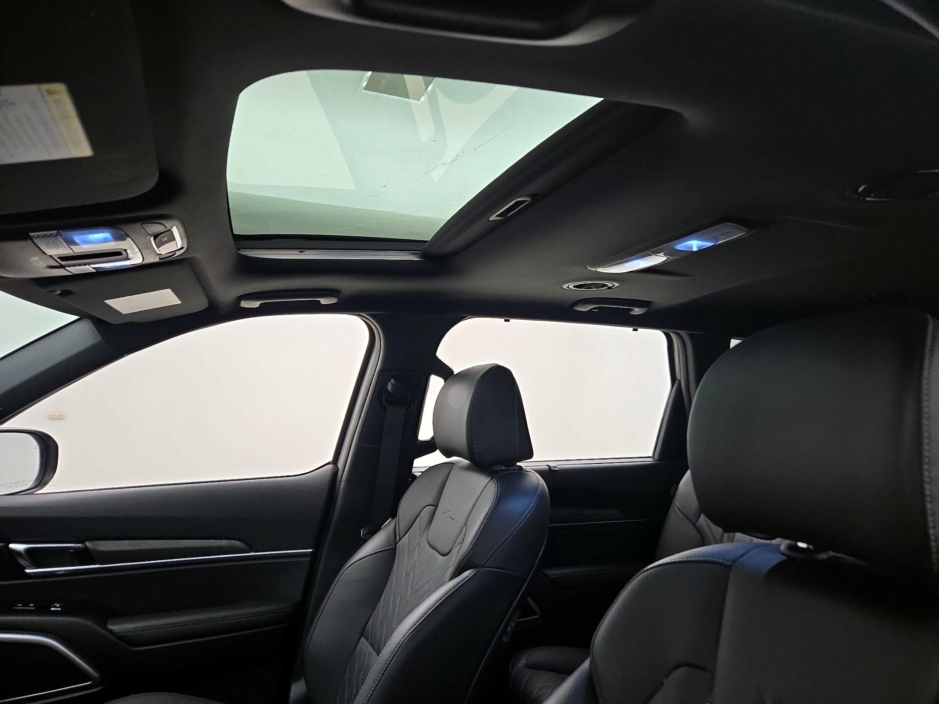 Thumbnail: 2023 Kia Telluride - 18