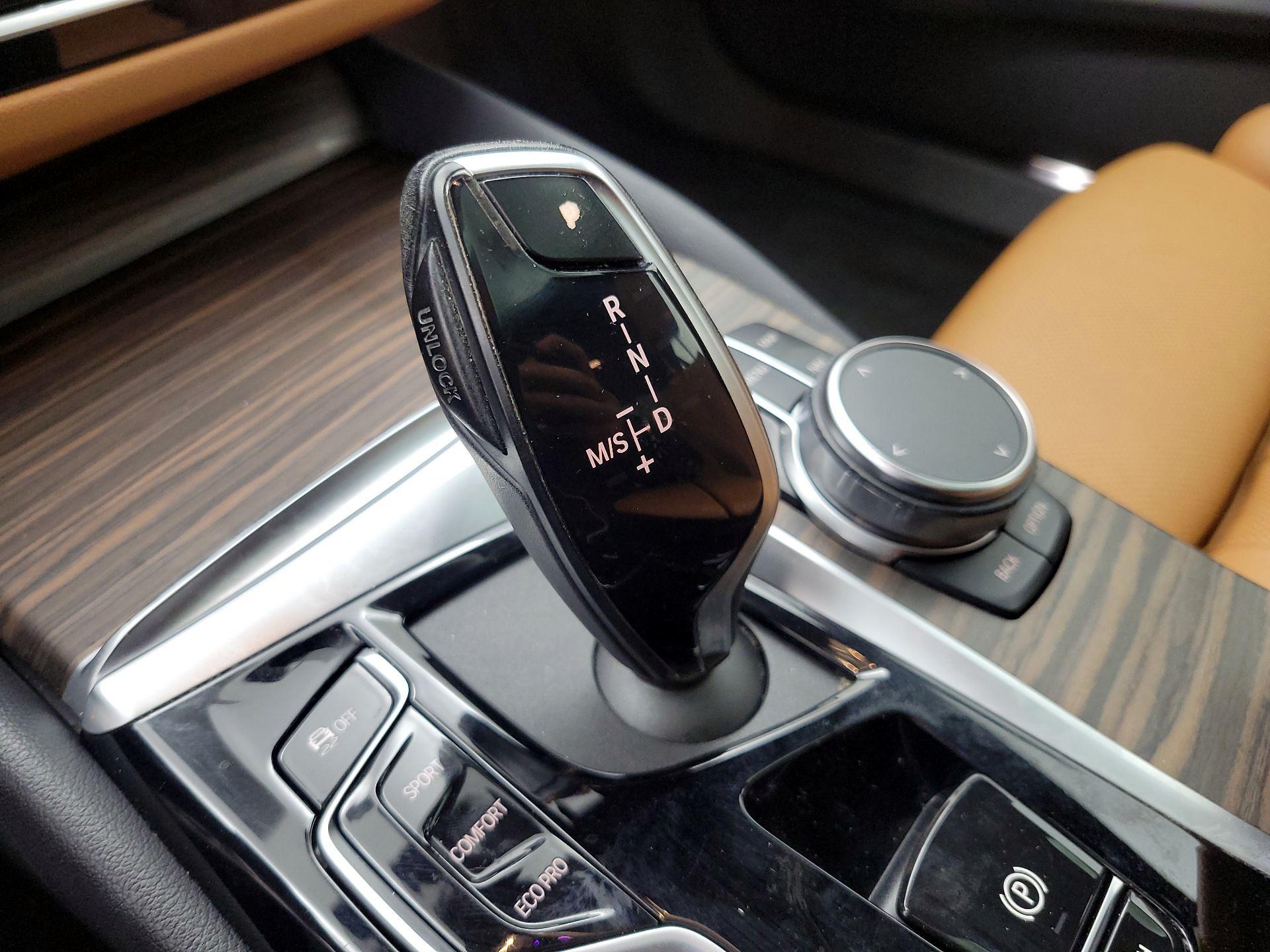Thumbnail: 2023 BMW 5 Series - 16