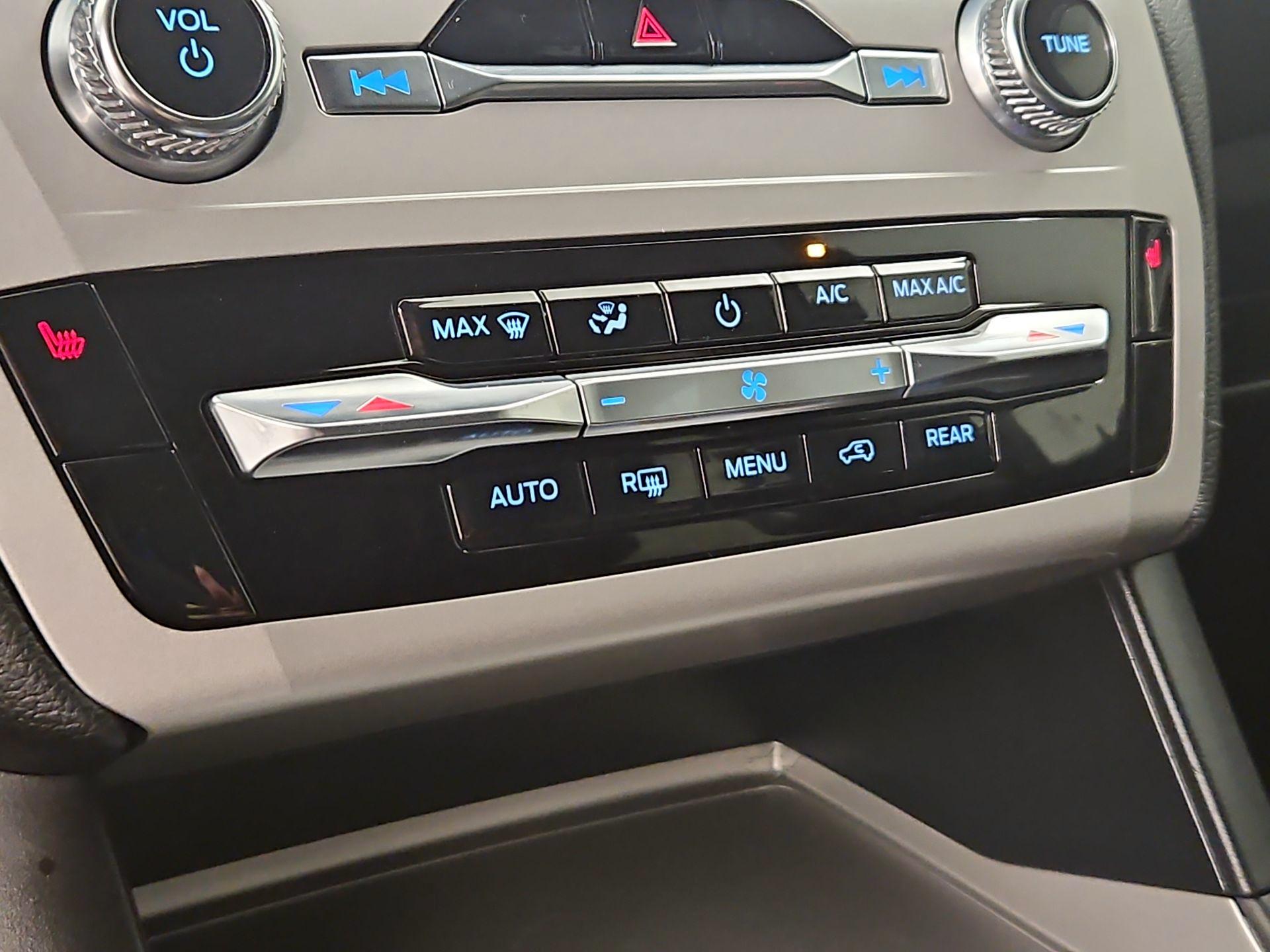 Thumbnail: 2024 Ford Explorer - 16