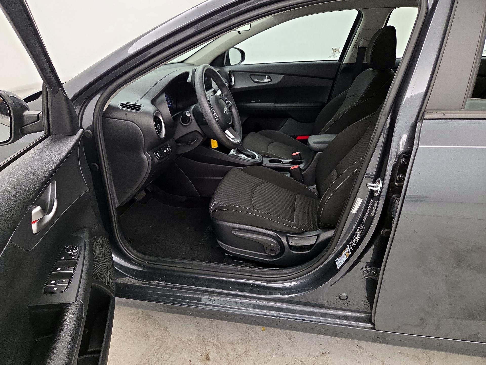 Thumbnail: 2021 Kia Forte - 9