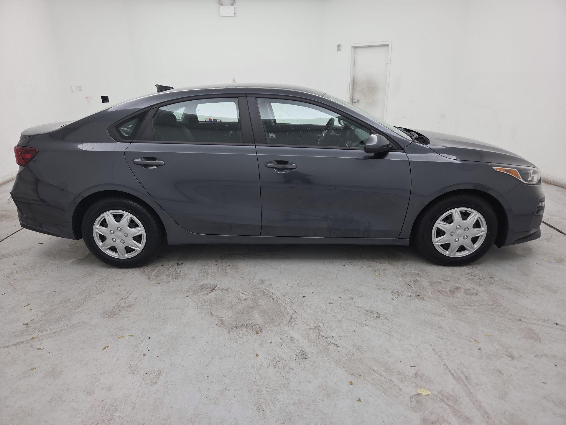 Thumbnail: 2021 Kia Forte - 4