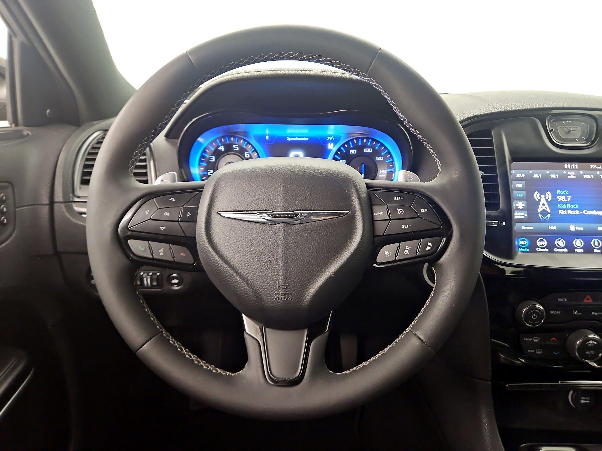 Thumbnail: 2023 Chrysler 300 - 10