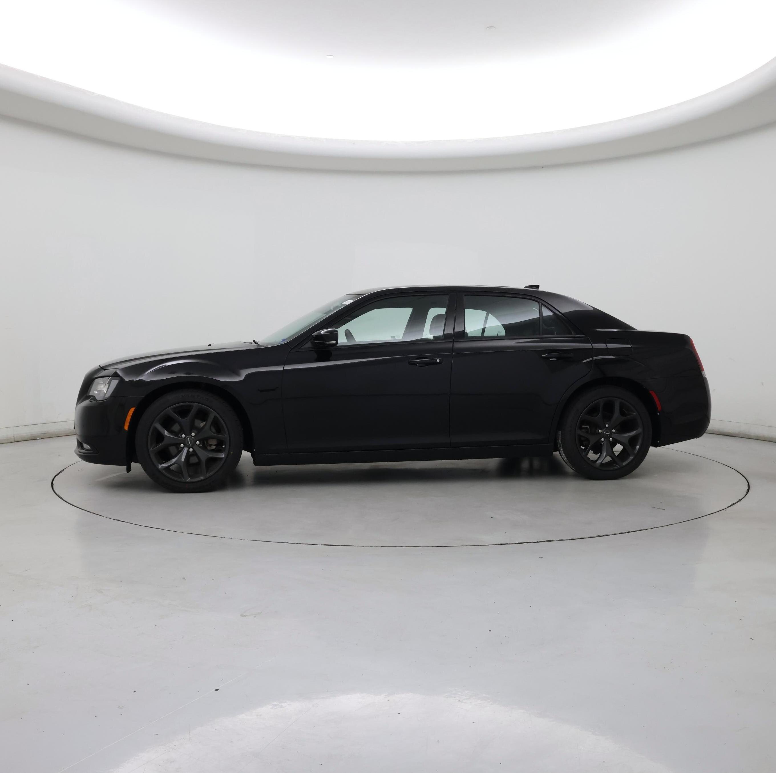 Thumbnail: 2023 Chrysler 300 - 3