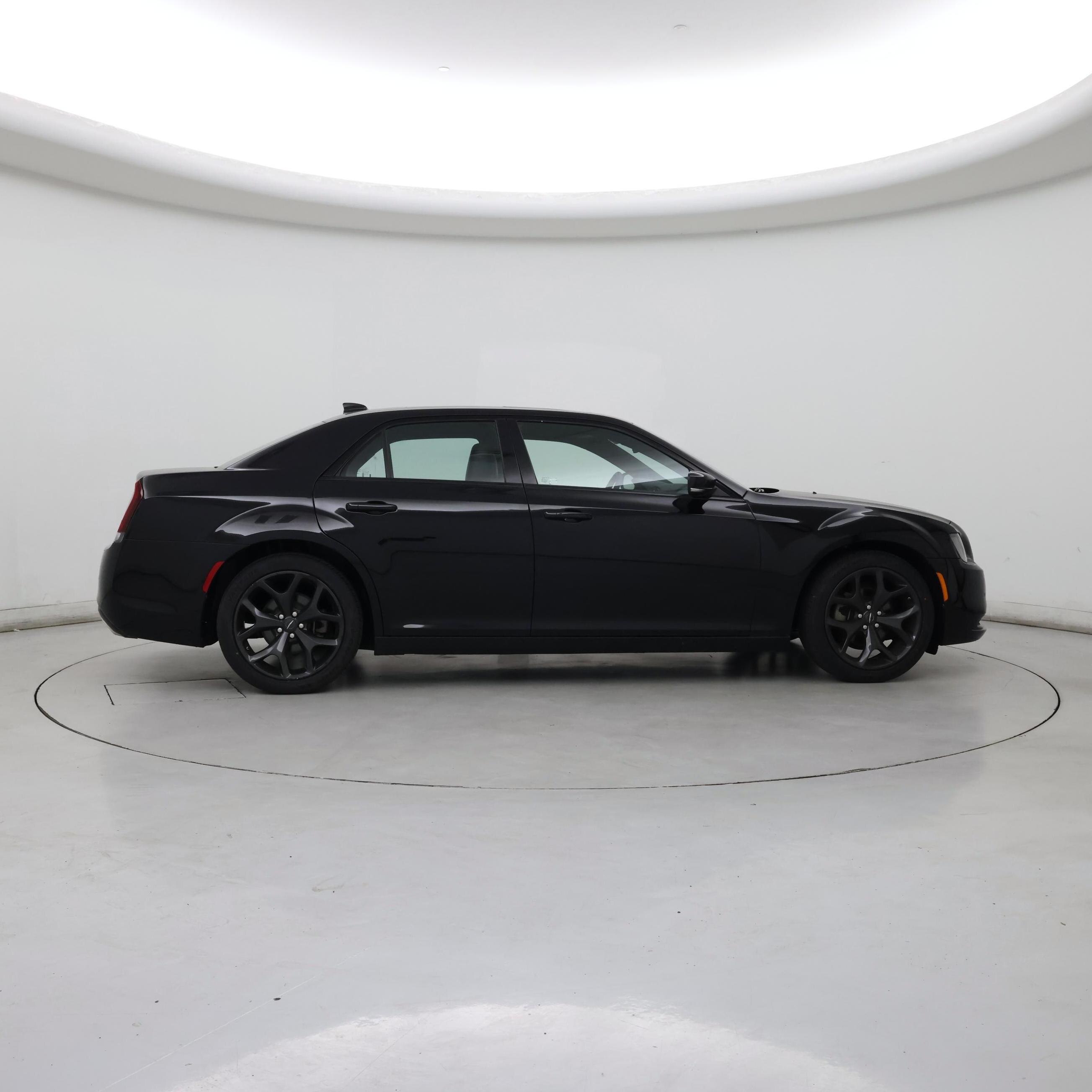 Thumbnail: 2023 Chrysler 300 - 7
