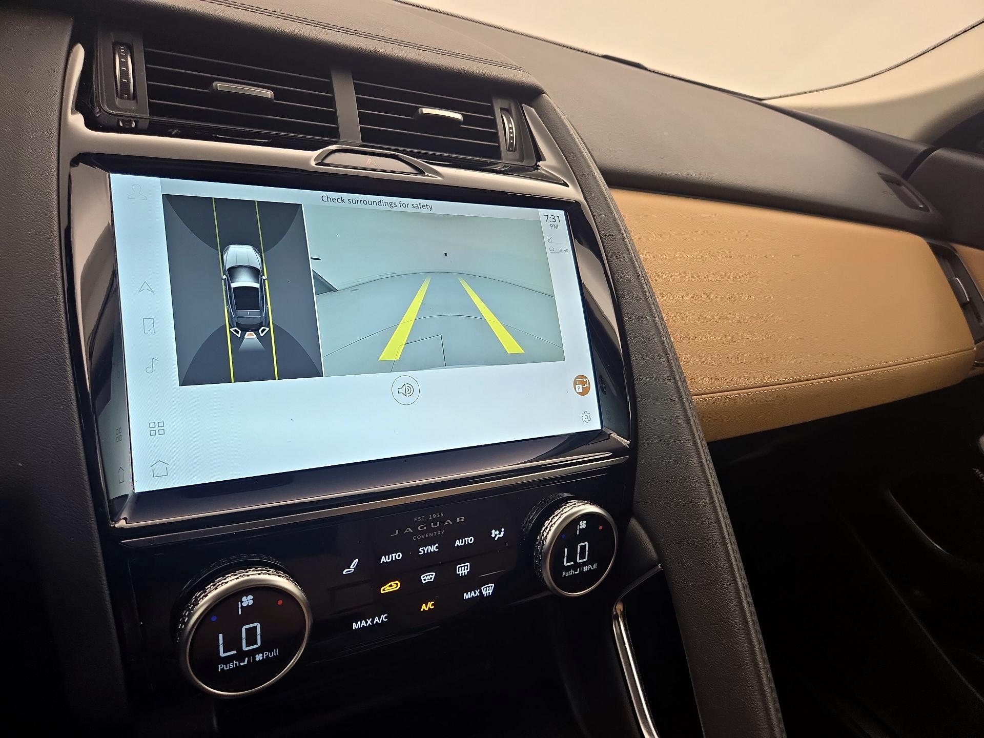 Thumbnail: 2022 Jaguar E-Pace - 15