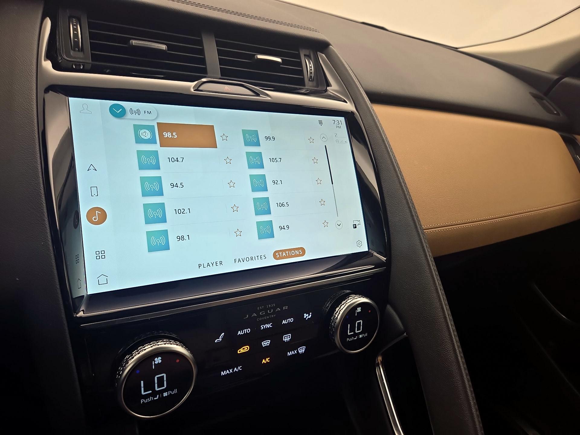 Thumbnail: 2022 Jaguar E-Pace - 16