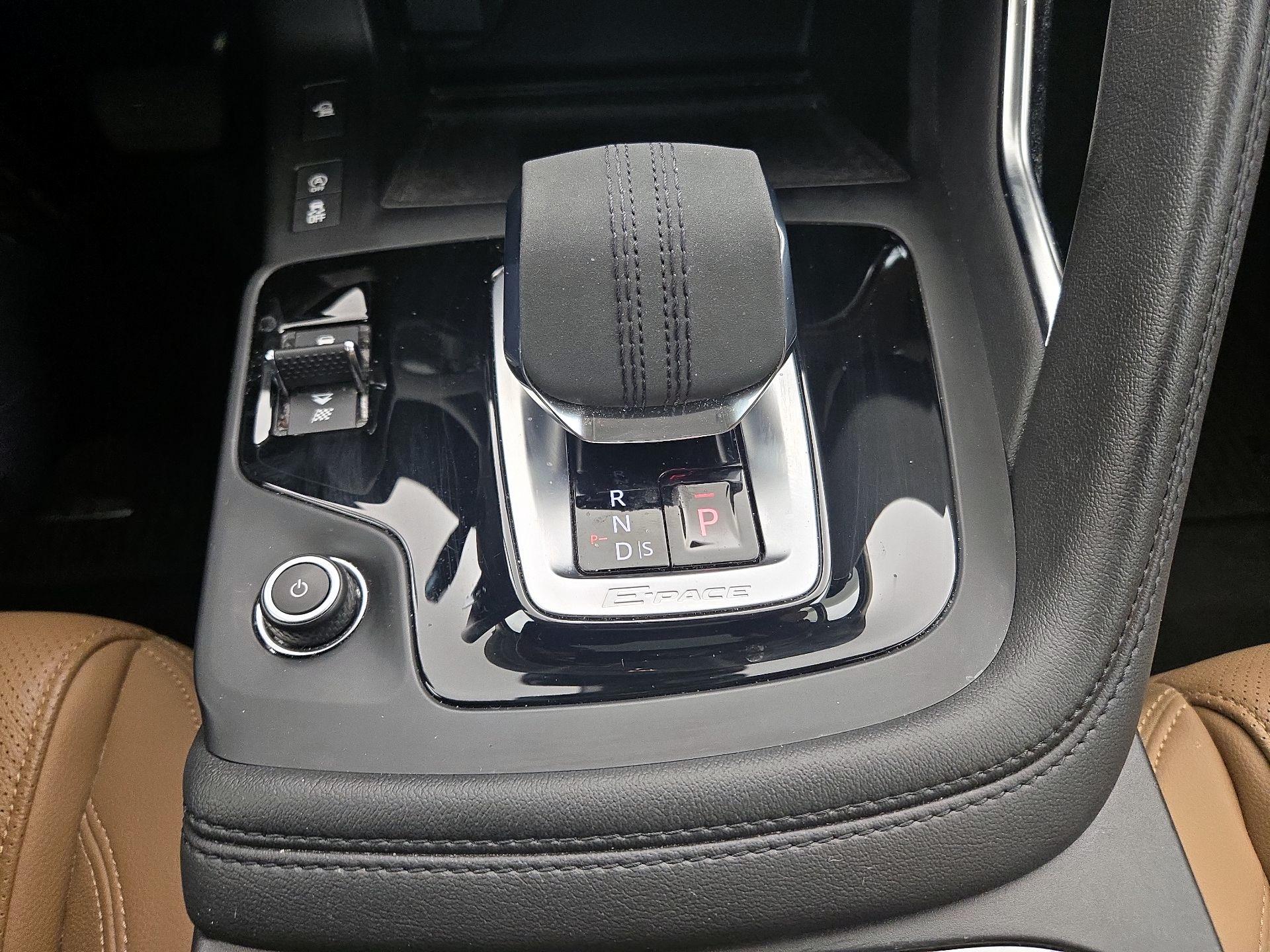 Thumbnail: 2022 Jaguar E-Pace - 18