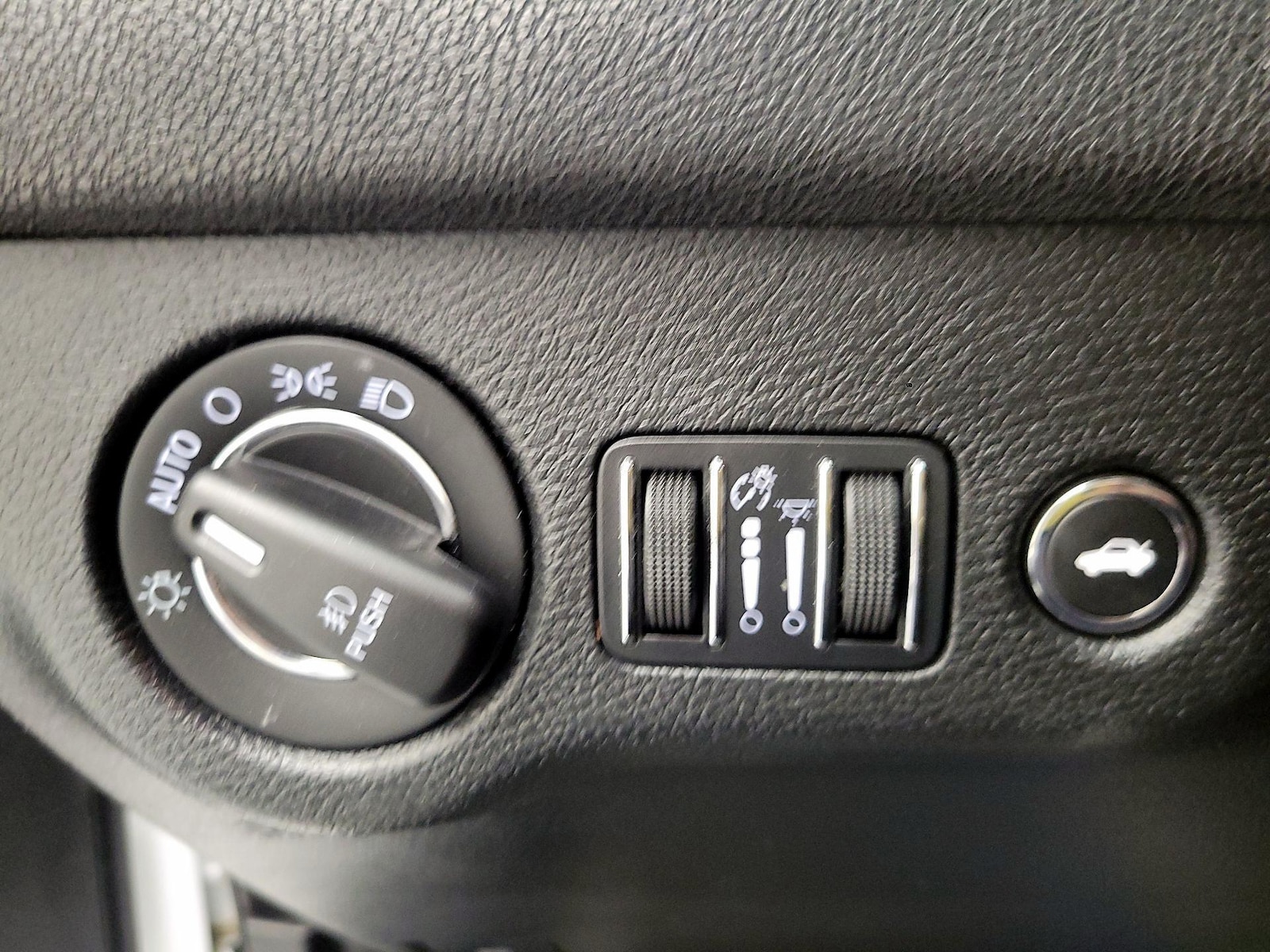 2017 Chrysler 300 C Platinum - Photo 12