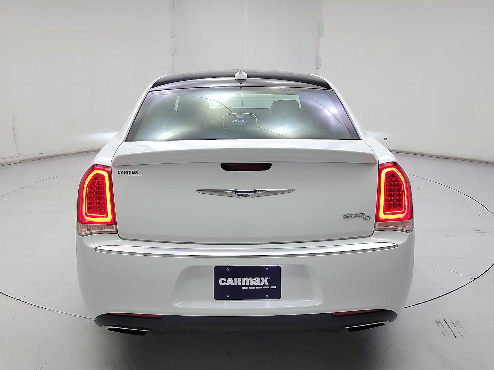 2017 Chrysler 300 C Platinum - Photo 6