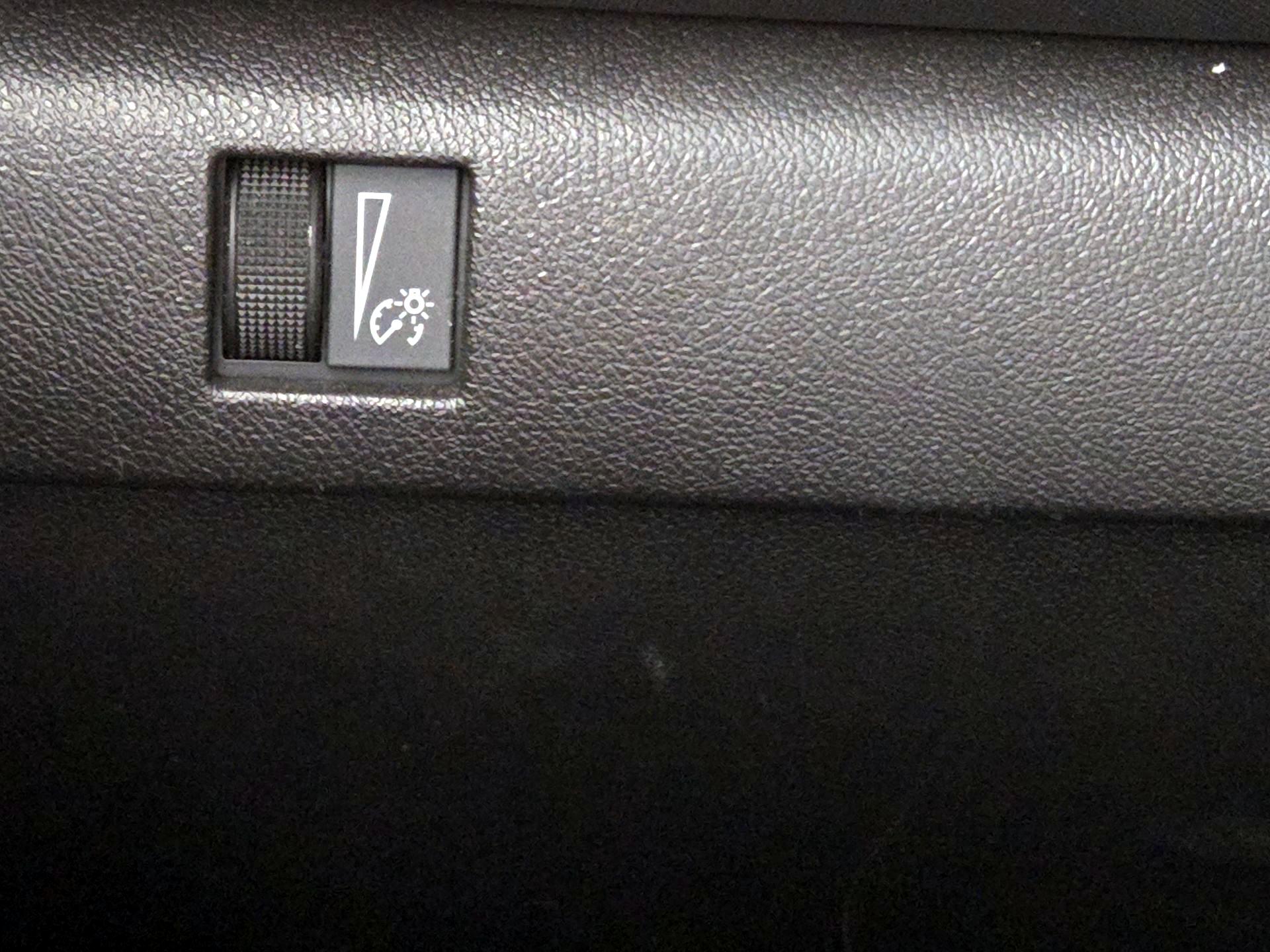 Thumbnail: 2023 Chevrolet Colorado - 13