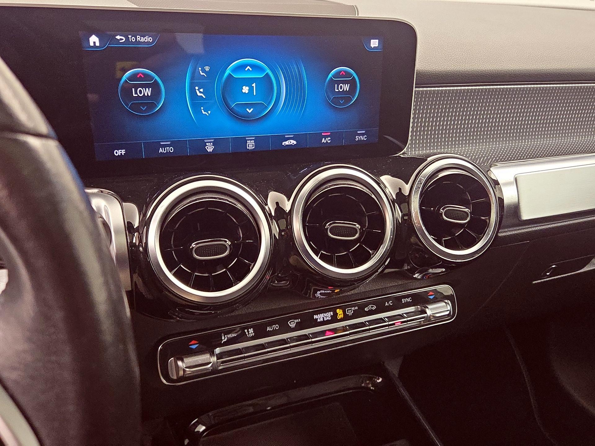 Thumbnail: 2021 Mercedes-Benz GLB - 16
