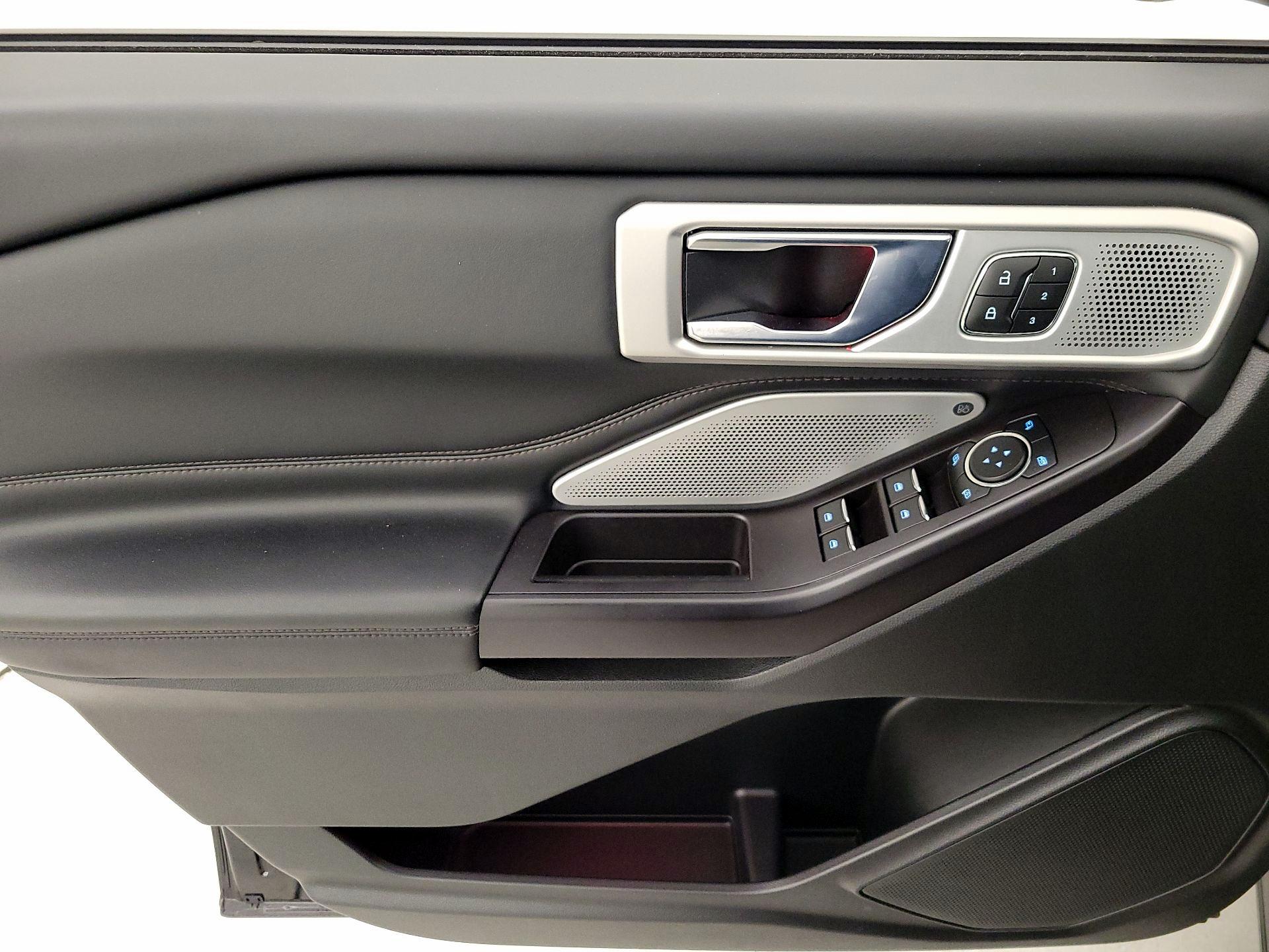 Thumbnail: 2020 Ford Explorer - 12