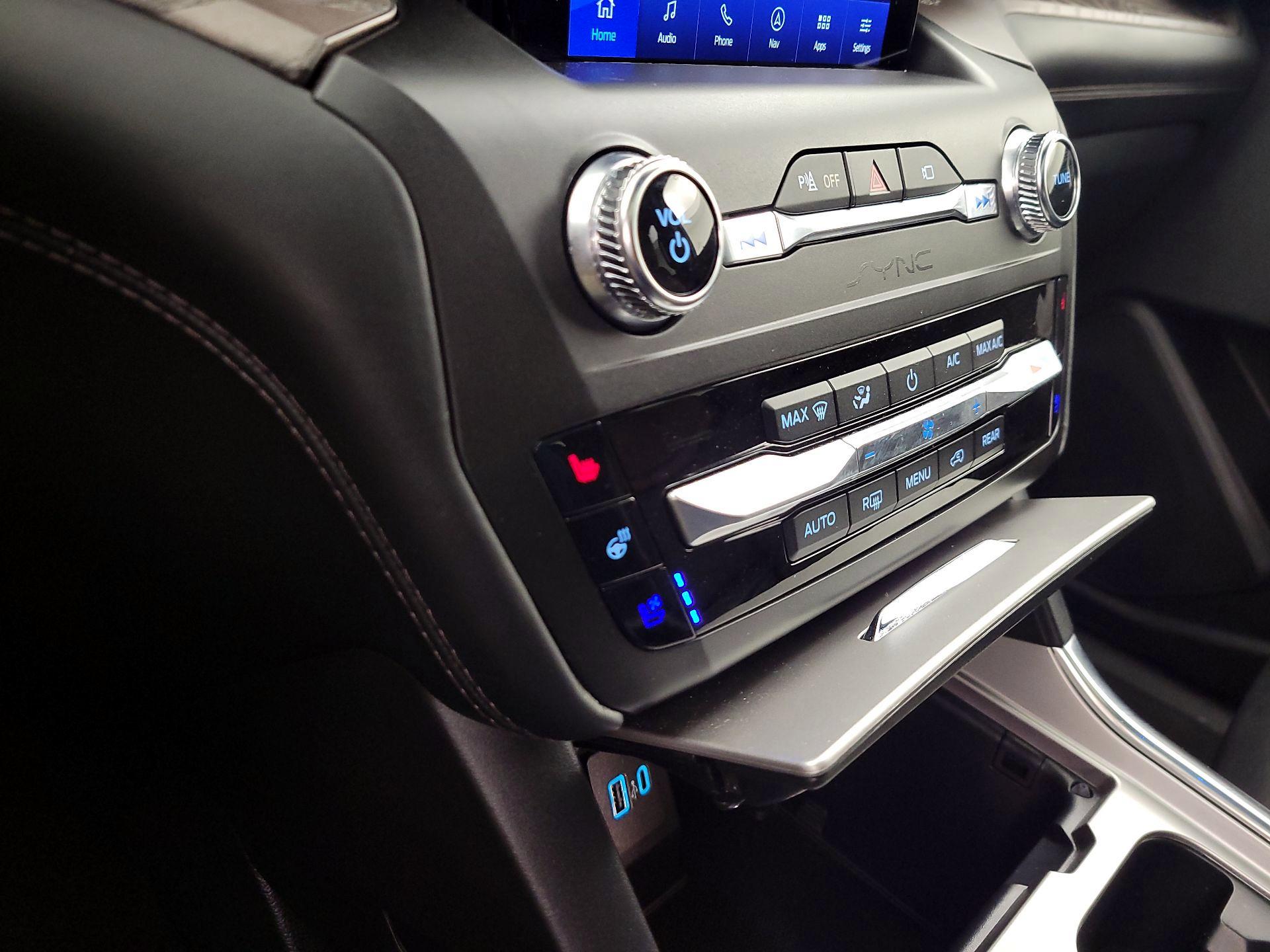 Thumbnail: 2020 Ford Explorer - 17