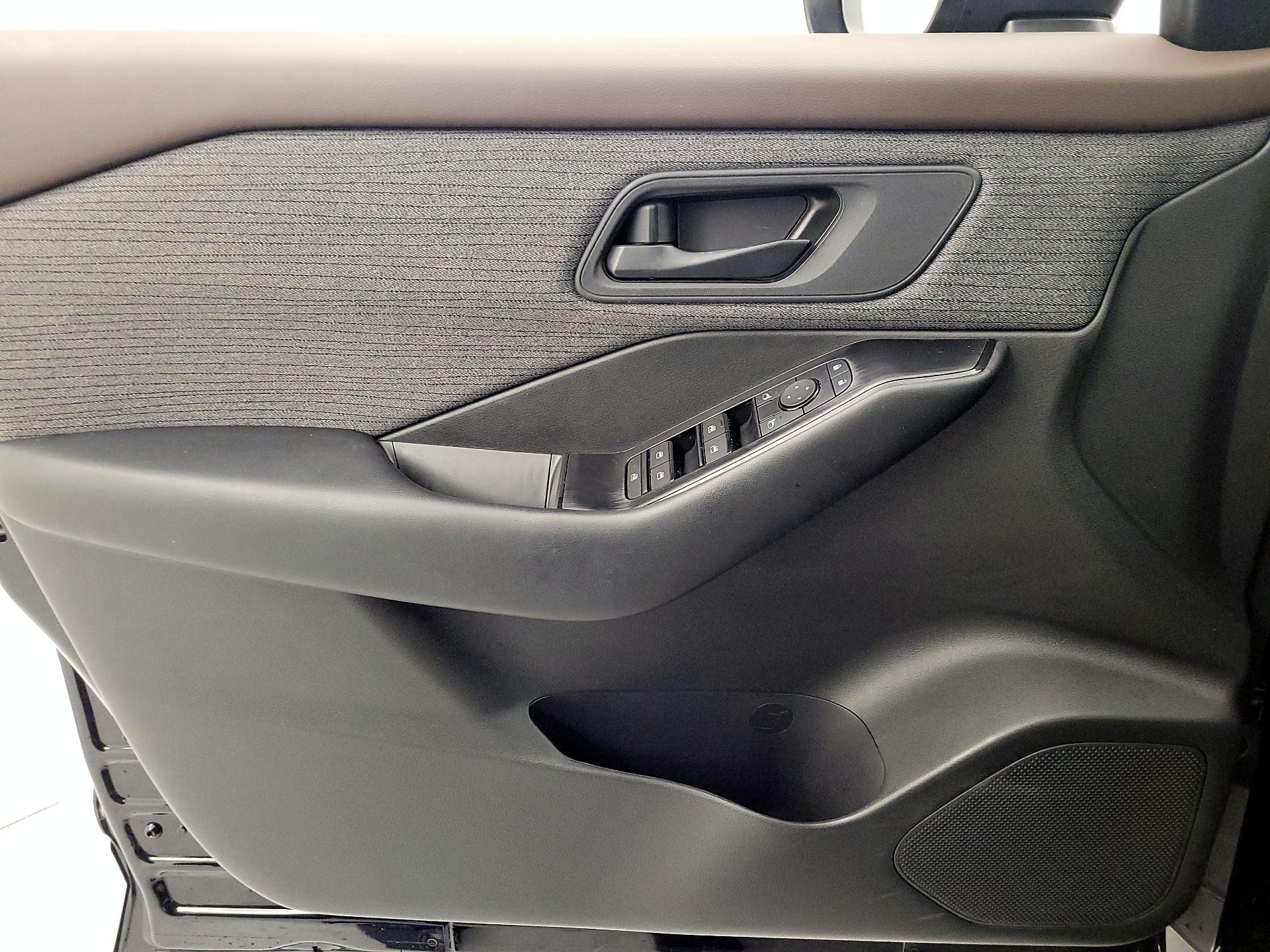 Thumbnail: 2023 Nissan Rogue - 12