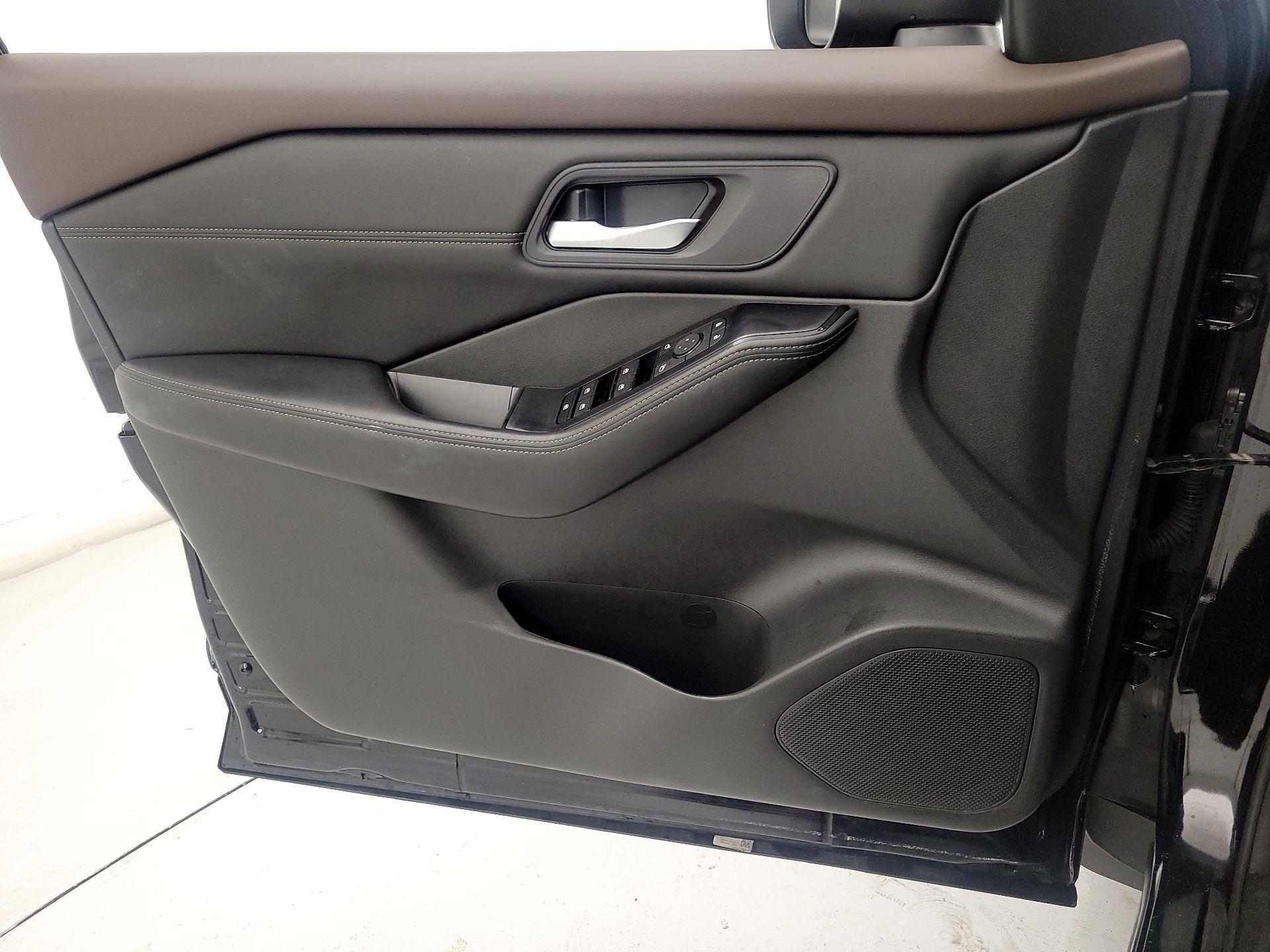 Thumbnail: 2023 Nissan Rogue - 12