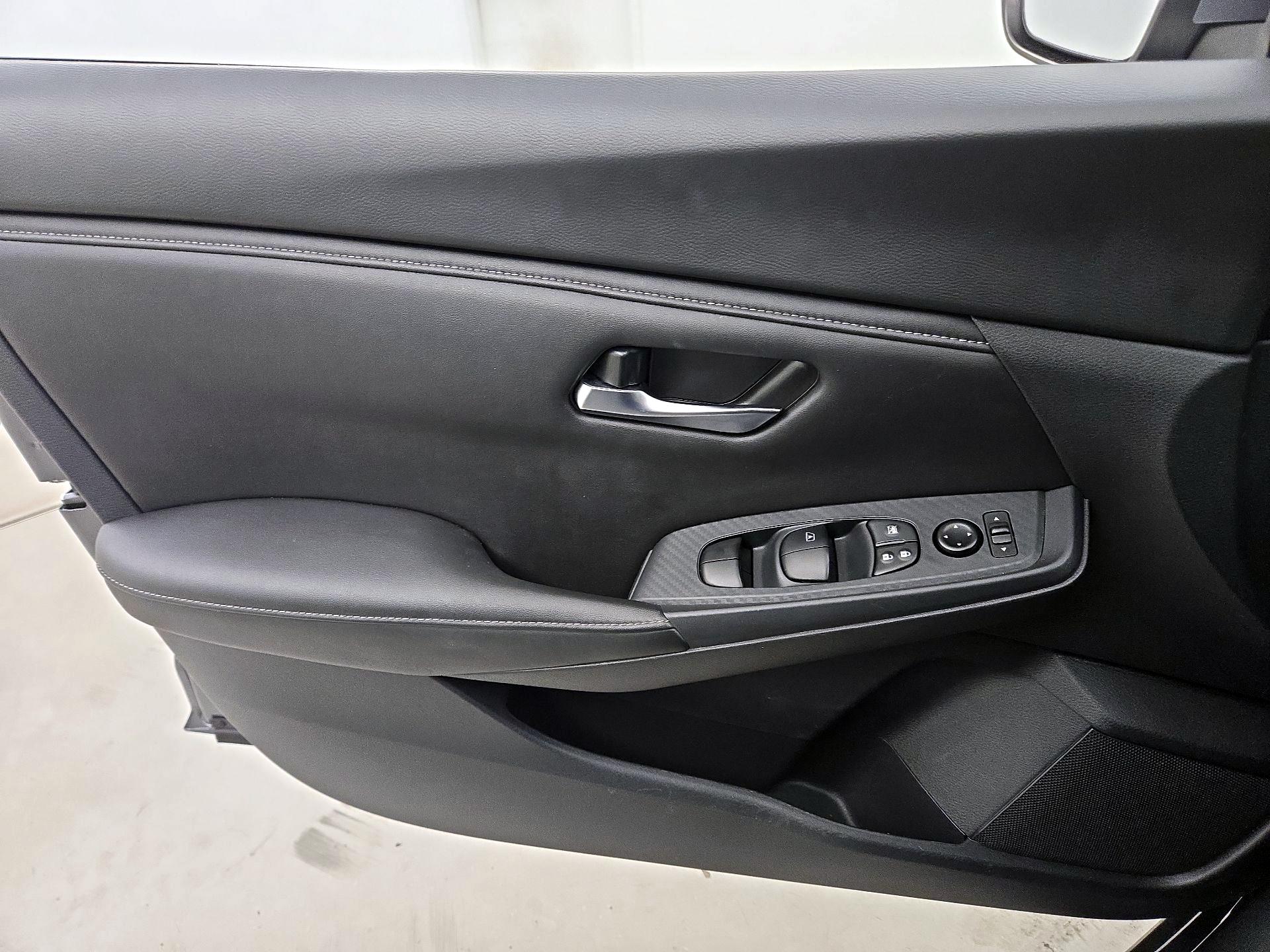 Thumbnail: 2023 Nissan Sentra - 12