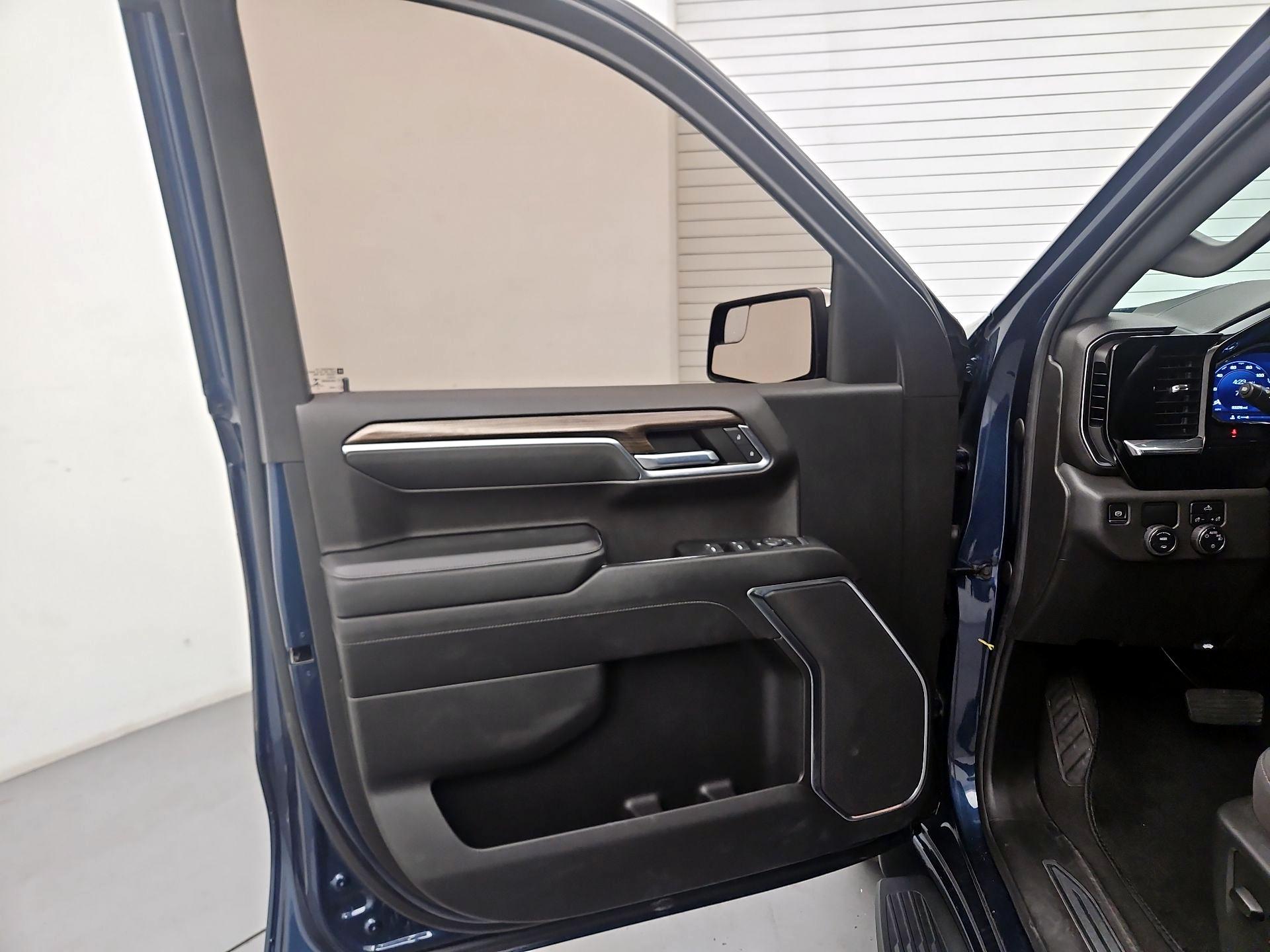 Thumbnail: 2022 Chevrolet Silverado 1500 - 12