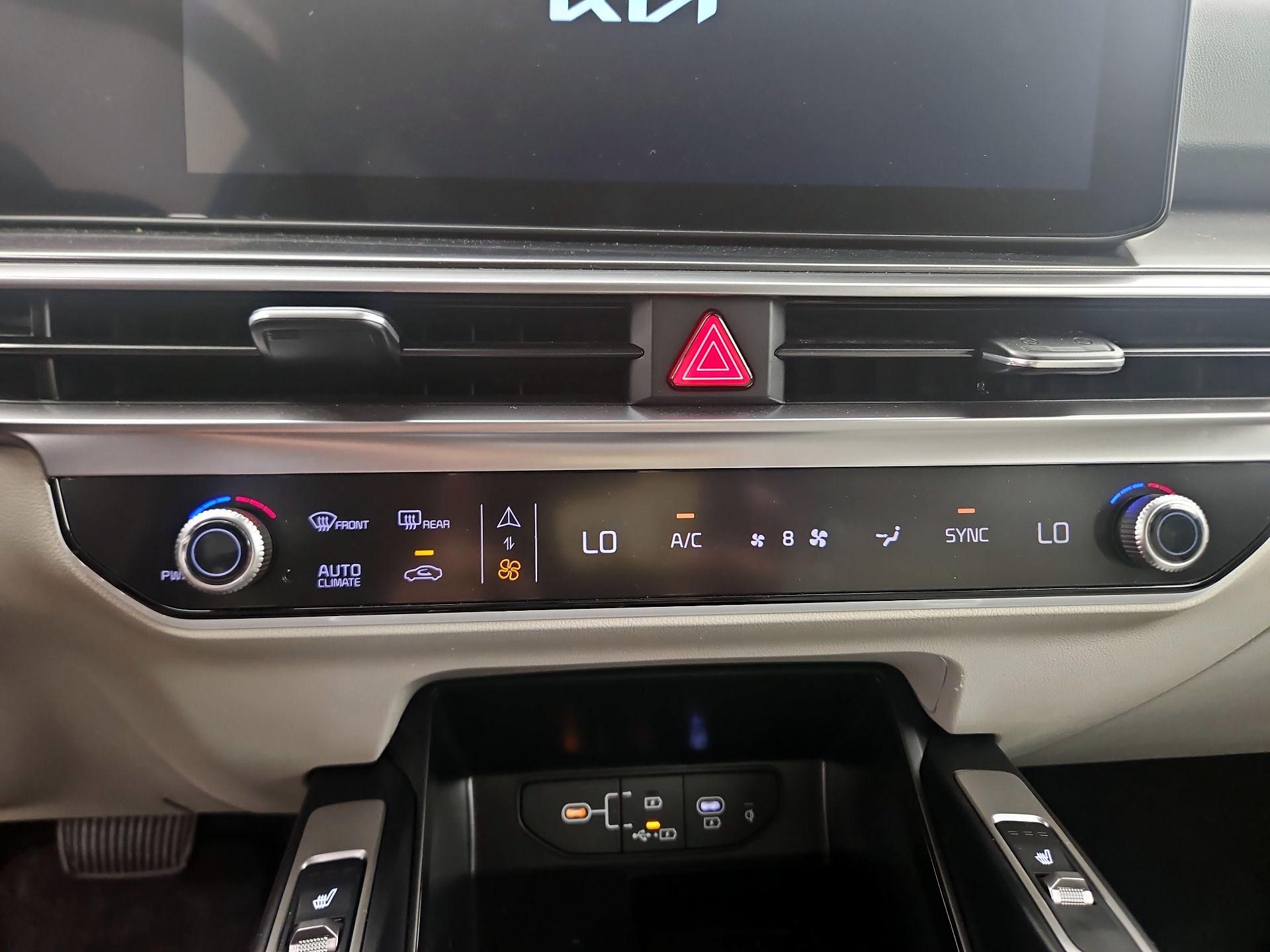 Thumbnail: 2024 Kia Sorento - 16