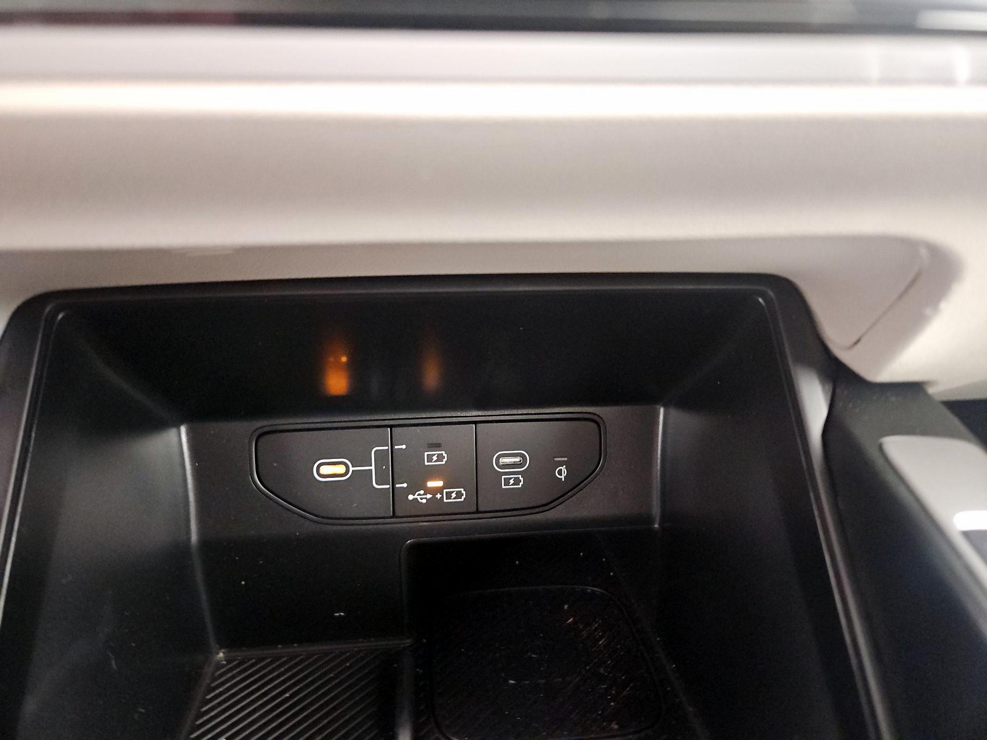 Thumbnail: 2024 Kia Sorento - 18