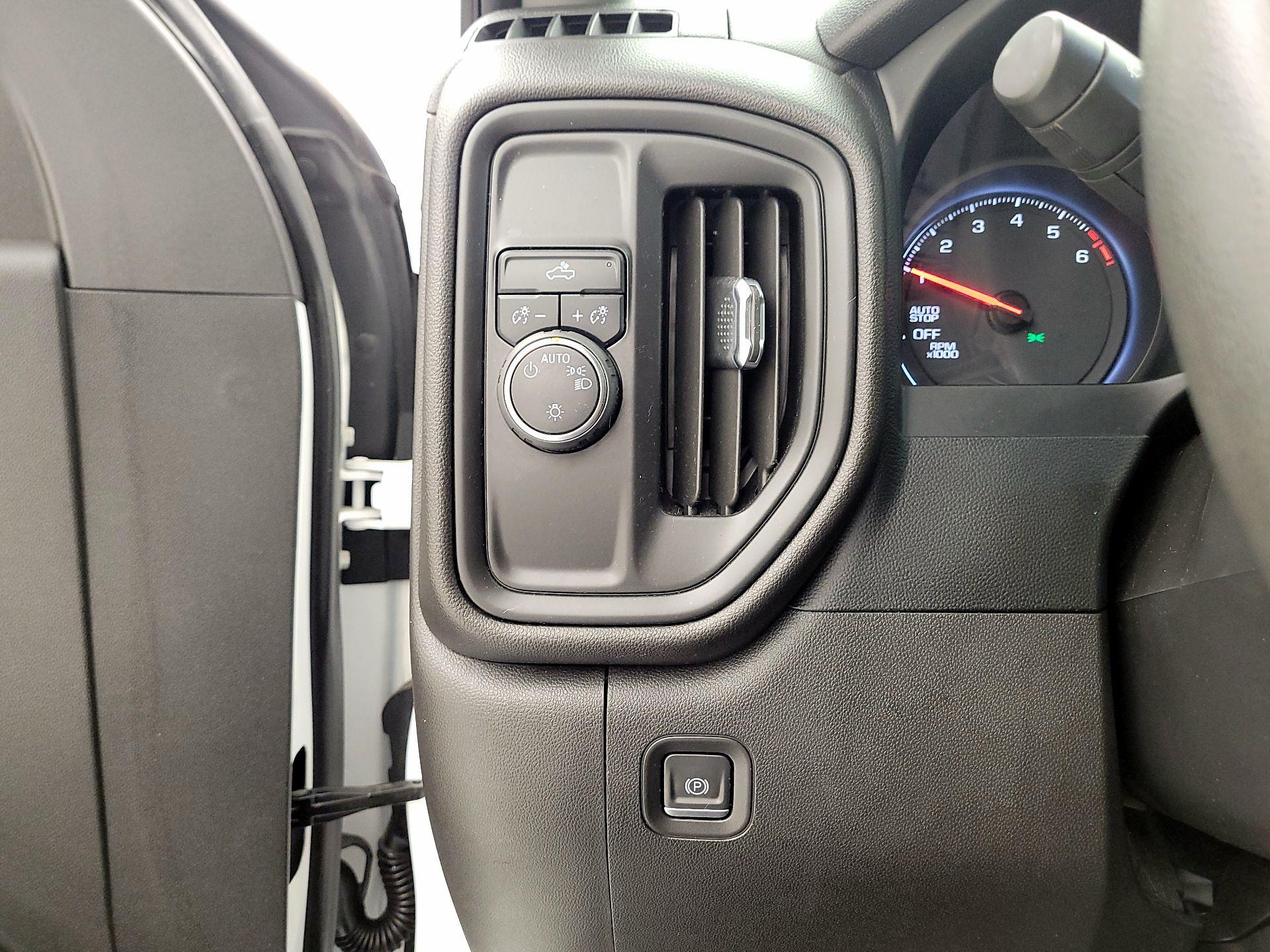 Thumbnail: 2022 Chevrolet Silverado 1500 - 13