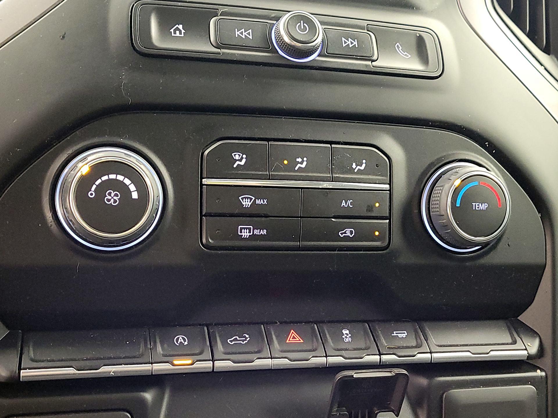 Thumbnail: 2022 Chevrolet Silverado 1500 - 16