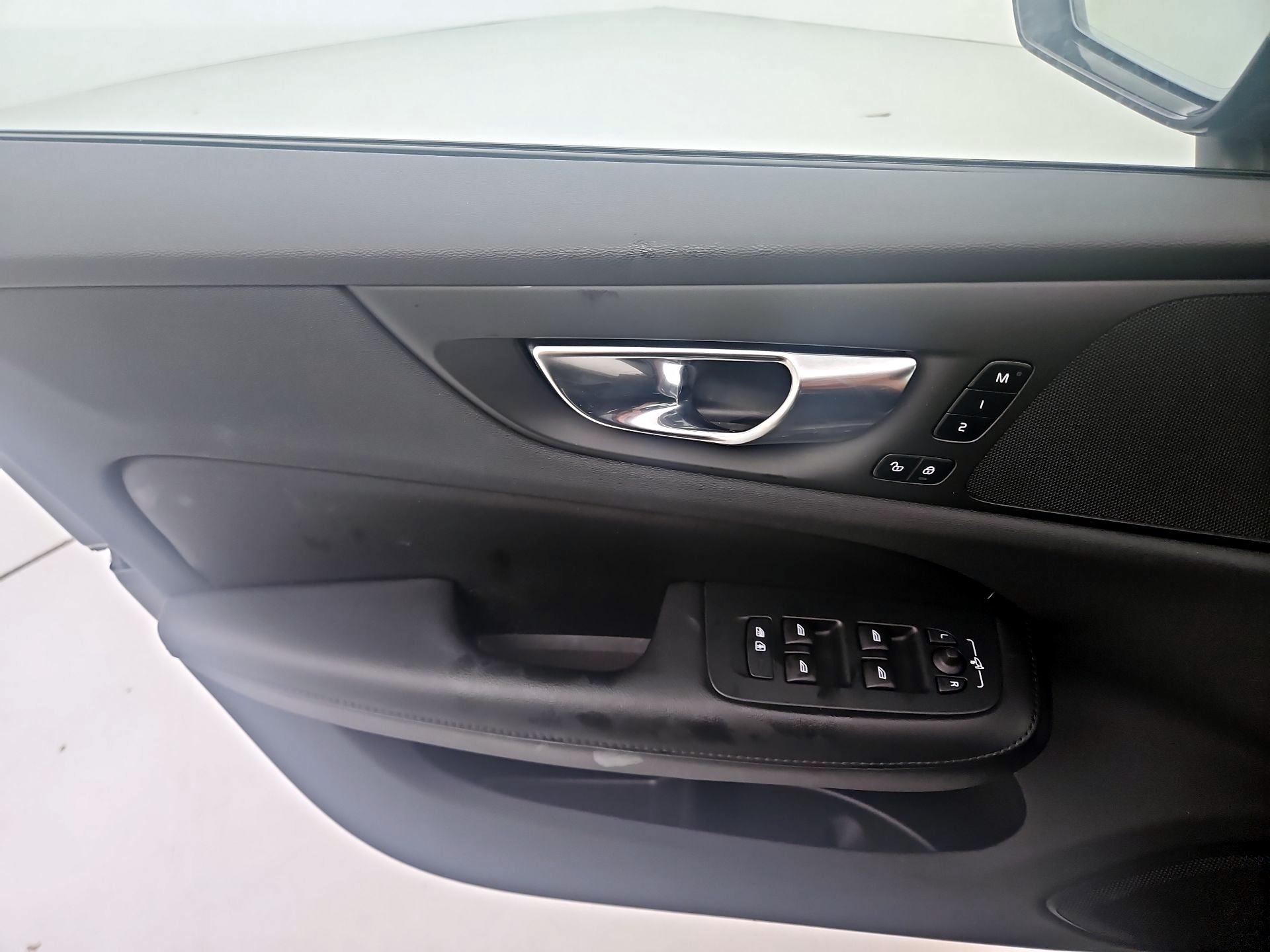 Thumbnail: 2023 Volvo S60 - 12