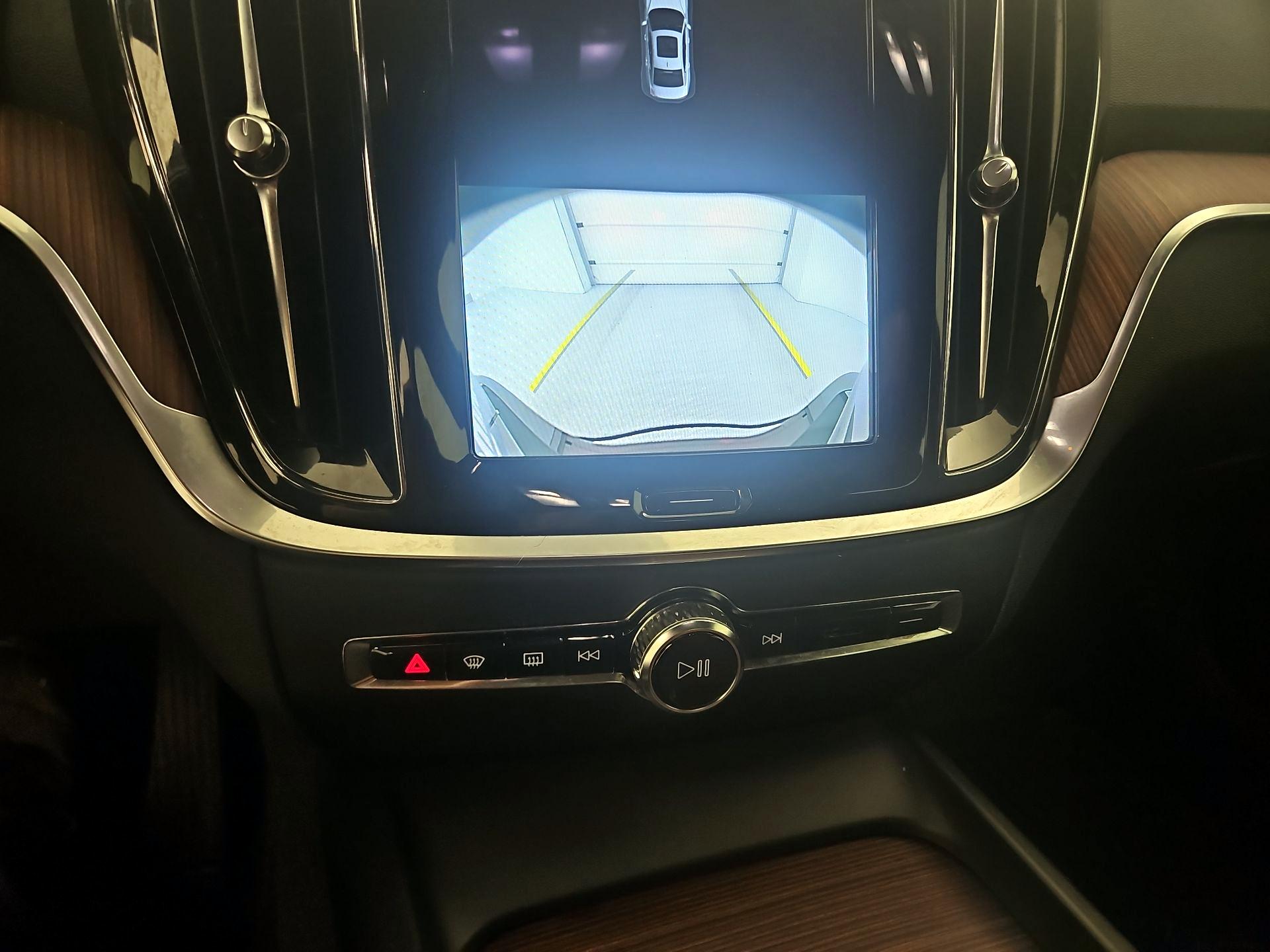 Thumbnail: 2023 Volvo S60 - 14