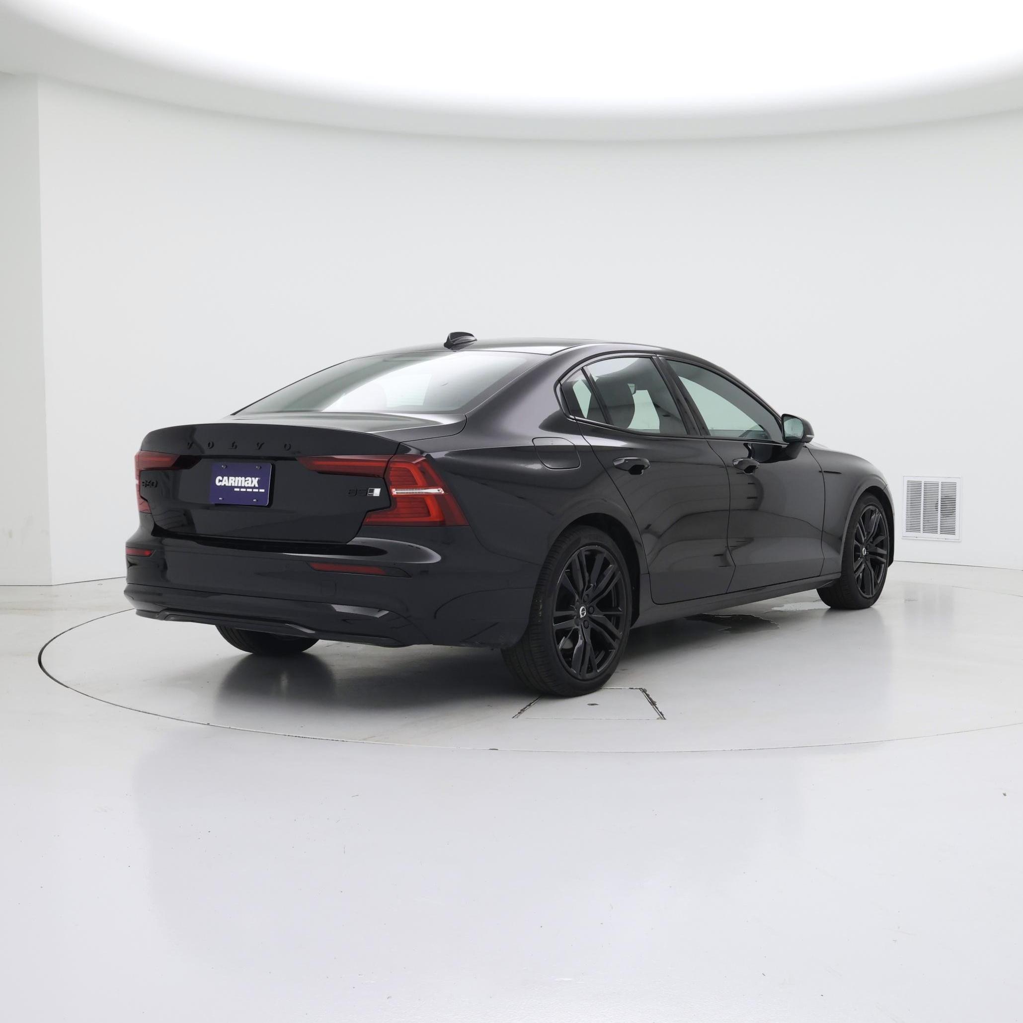 Thumbnail: 2023 Volvo S60 - 8