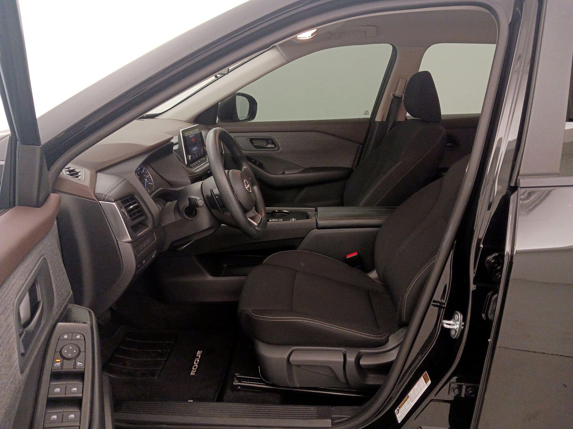 Thumbnail: 2023 Nissan Rogue - 11