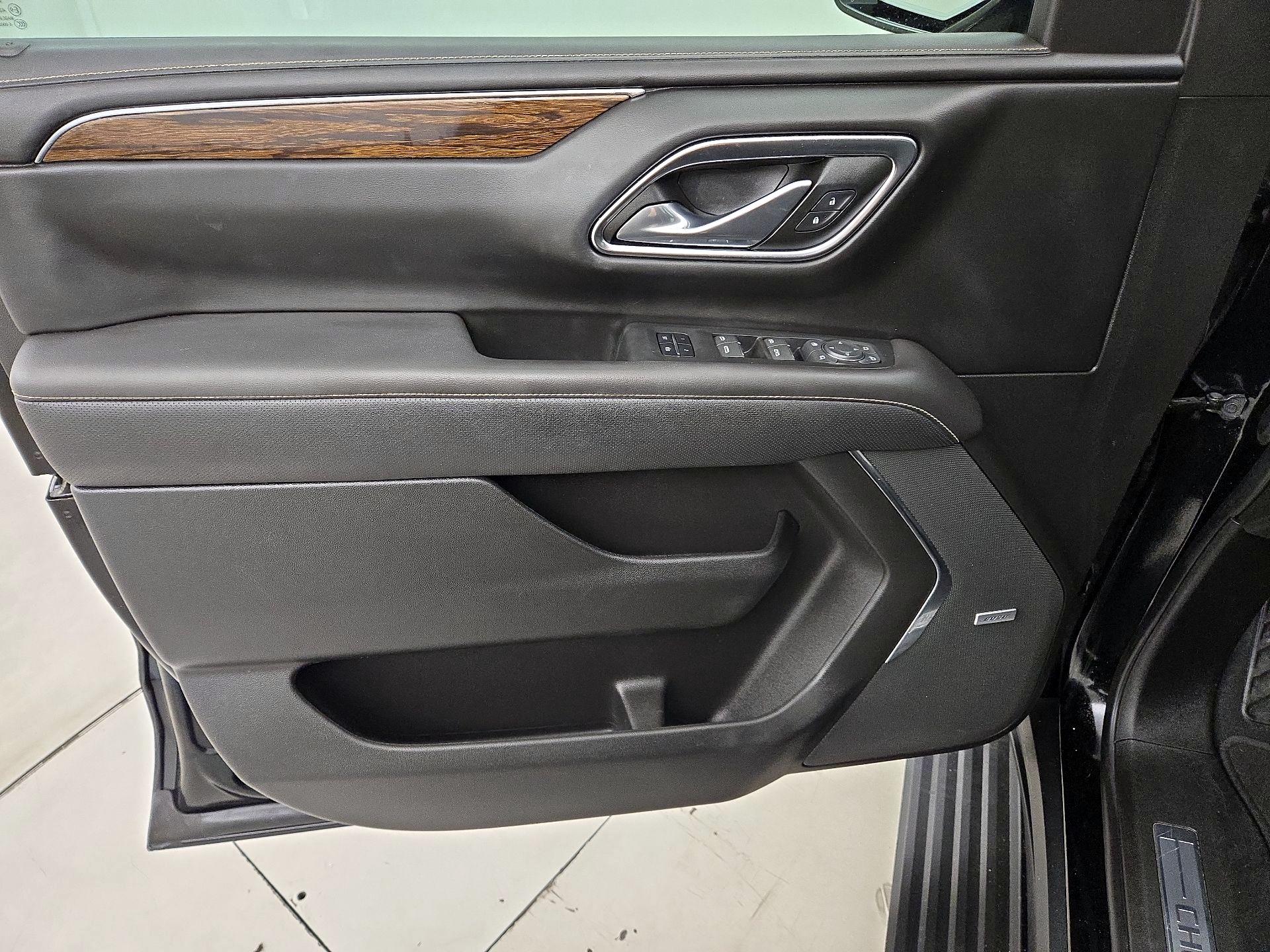 Thumbnail: 2023 Chevrolet Suburban - 12