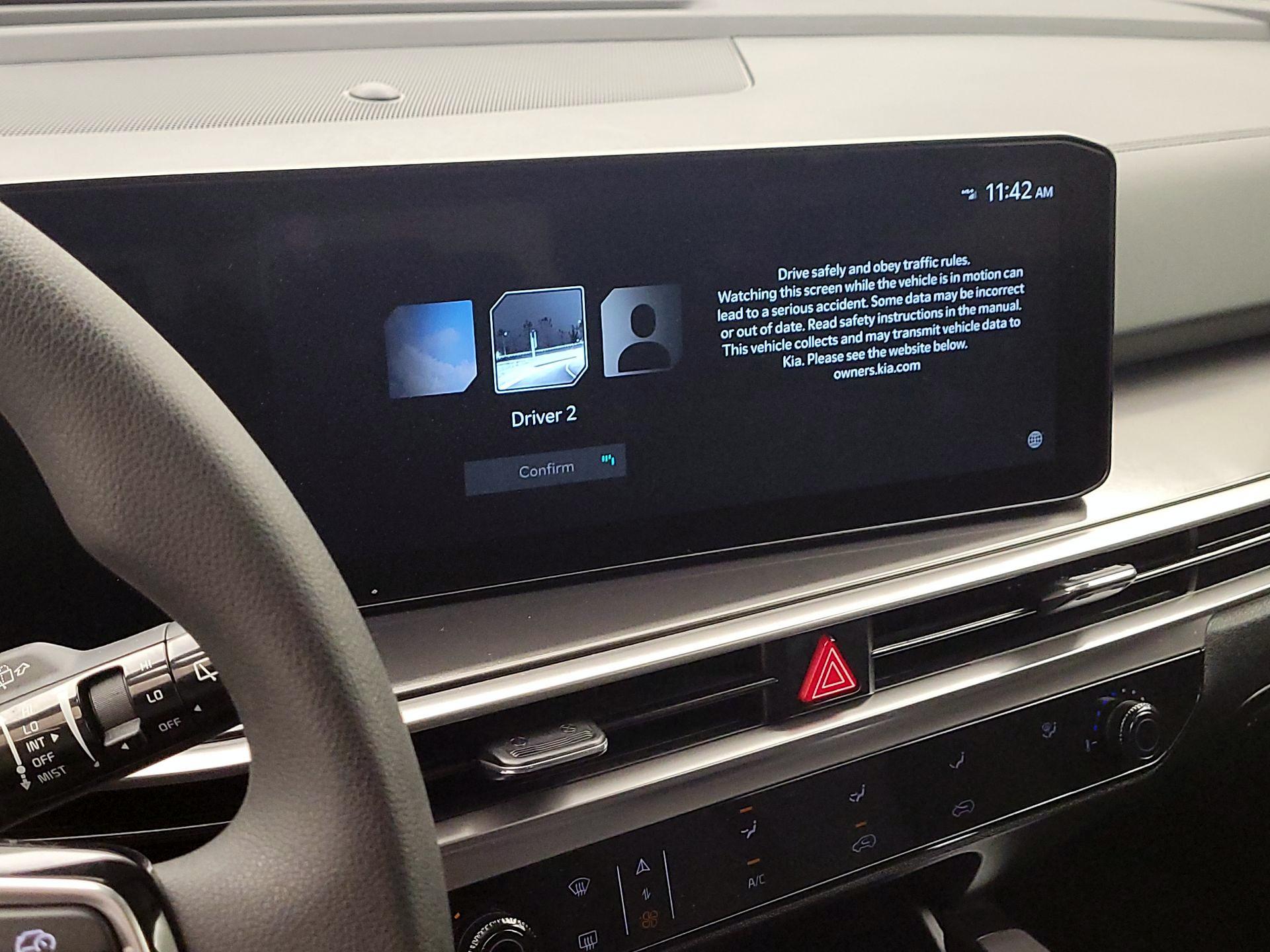 Thumbnail: 2025 Kia Sorento - 15